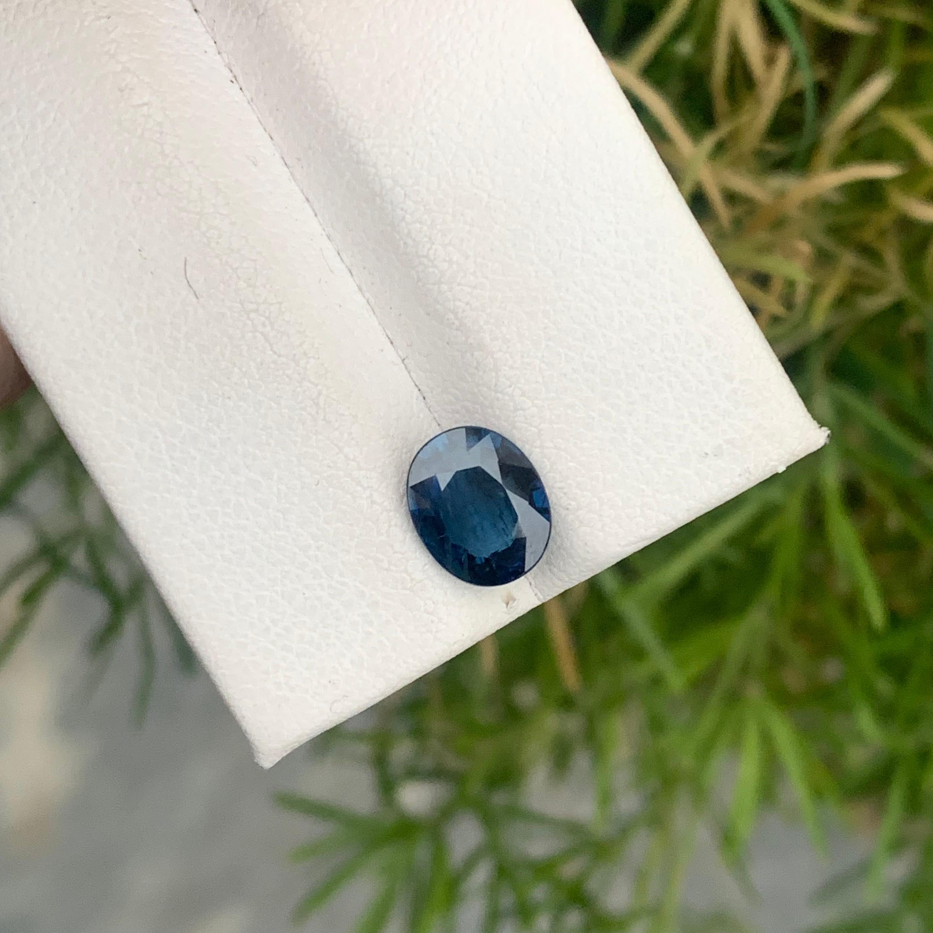 Oval Cut Gorgeous 1.58 Carat Loose Natural Blue Sapphire Gem Oval Shape for Ring Jewelry For Sale