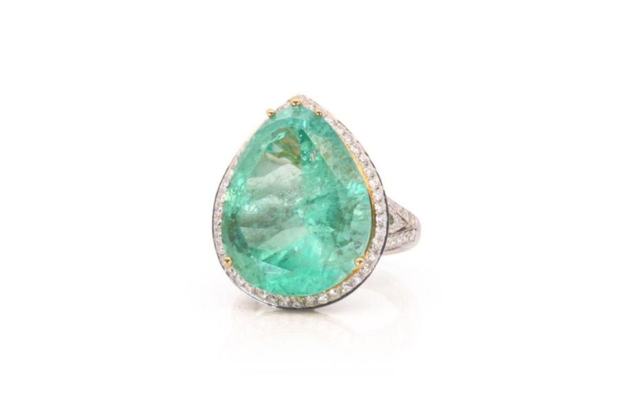Pear Cut Gorgeous 15ct. Pear Shape Emerald Ring For Sale