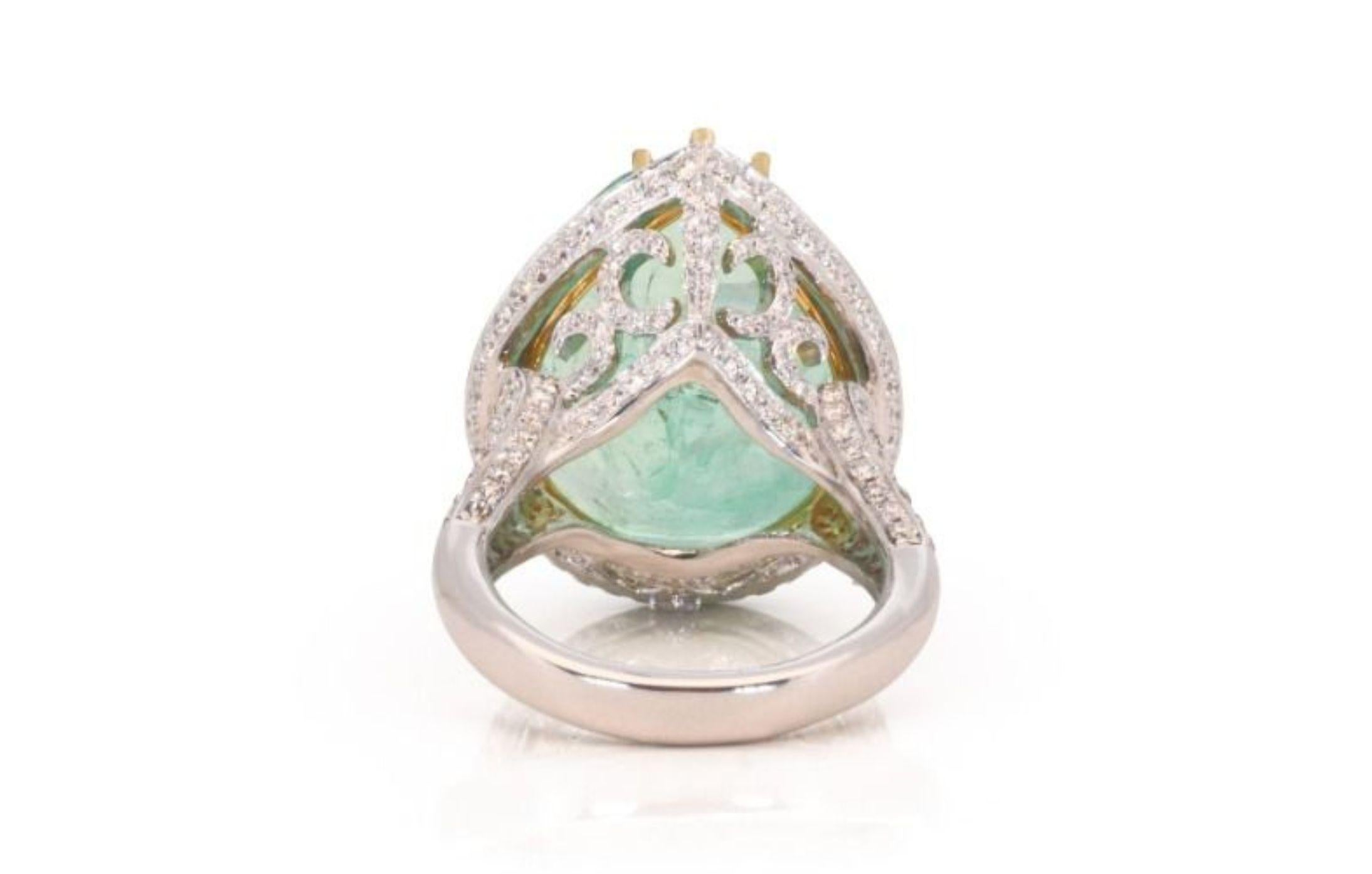 Gorgeous 15ct. Pear Shape Emerald Ring For Sale 4