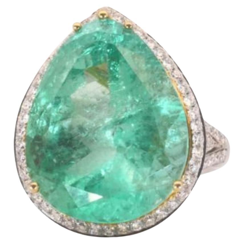 Gorgeous 15ct. Pear Shape Emerald Ring For Sale