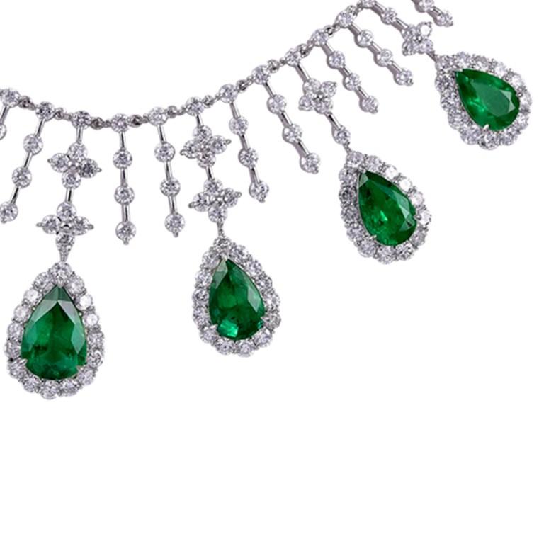 Sophia D, 15.67 Carat Pear Shape Emerald and 16.60 Carat Diamond Necklace In New Condition For Sale In New York, NY