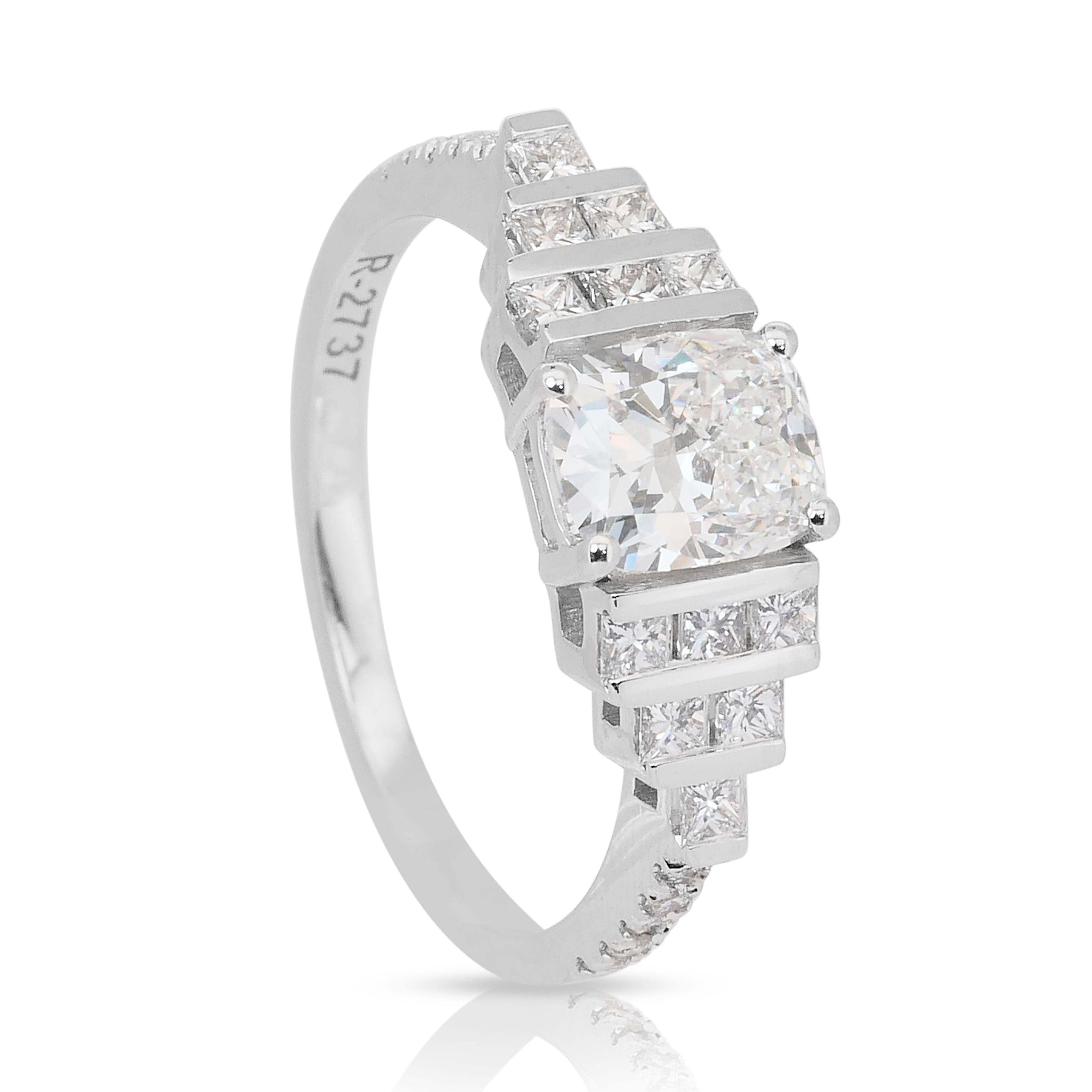Splendido anello con 1,66 carati di diamanti in oro bianco 18 carati - Certificato IGI in vendita 3