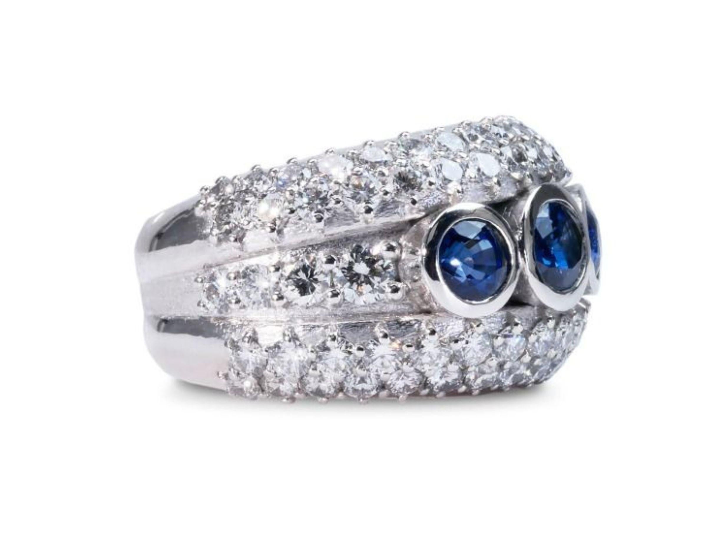 Gorgeous 1.70ct. Oval Mixed Cut Vintage Style Sapphire Ring In New Condition For Sale In רמת גן, IL