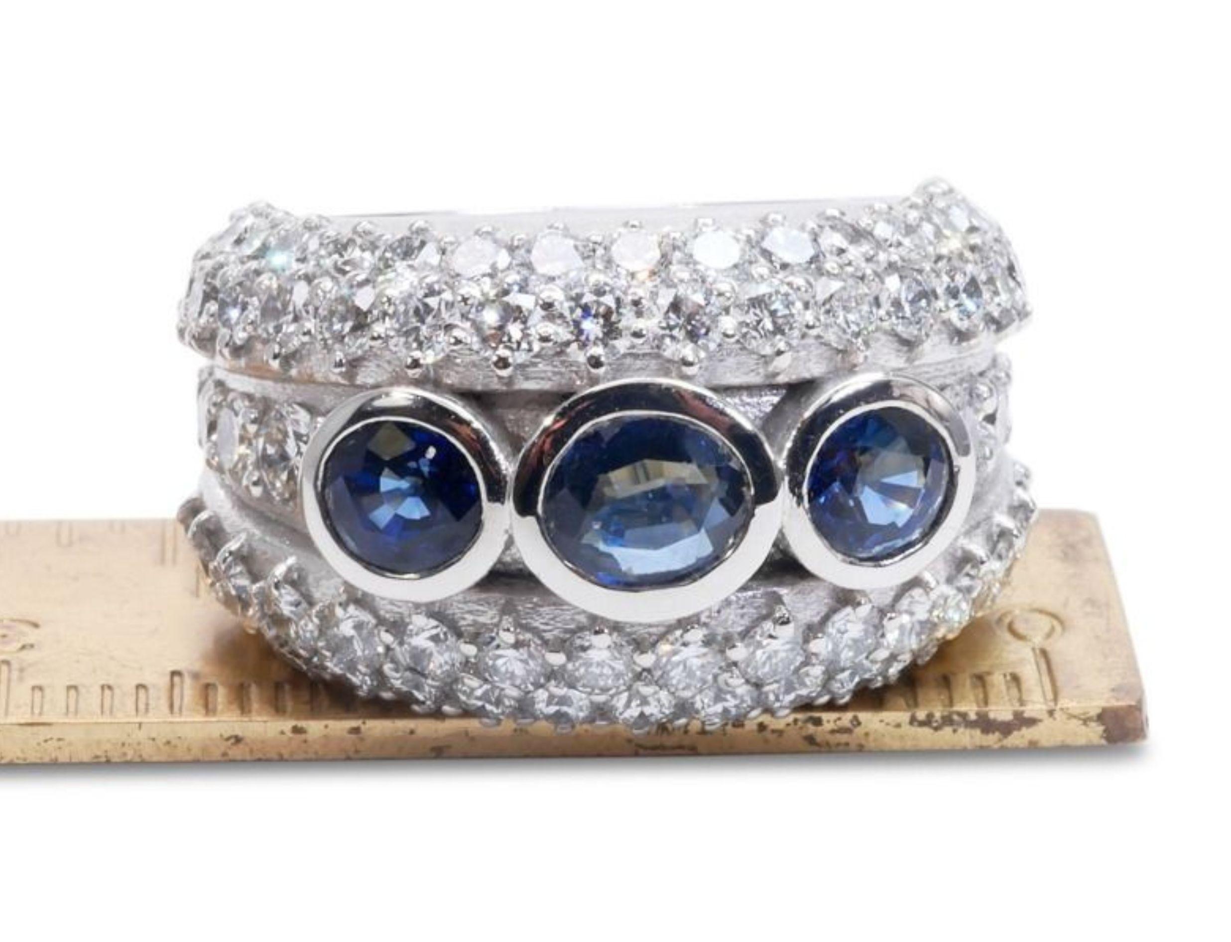 Gorgeous 1.70ct. Oval Mixed Cut Vintage Style Sapphire Ring For Sale 1