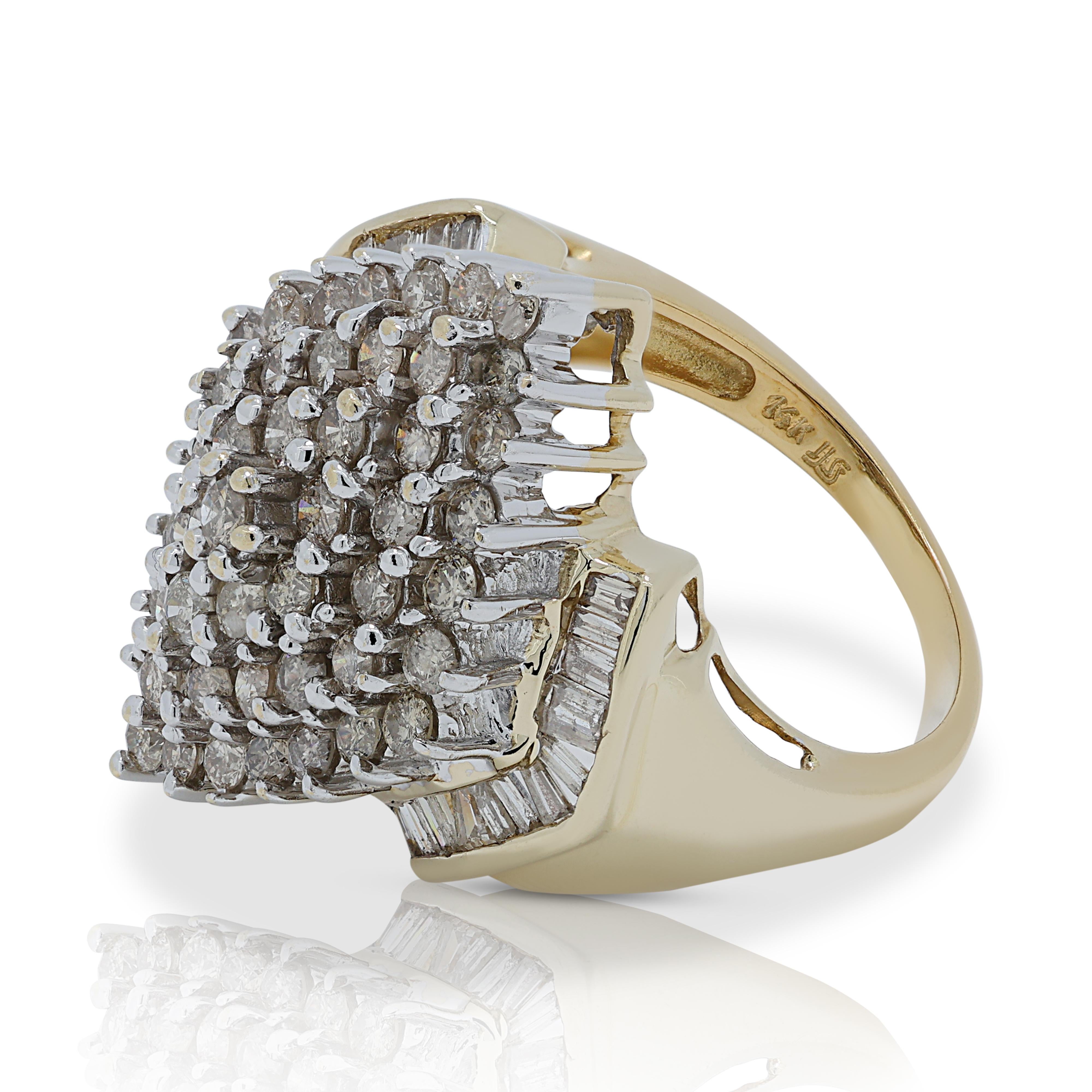 Round Cut Gorgeous 1.75ct Diamonds Cluster Ring in 14K Yellow Gold