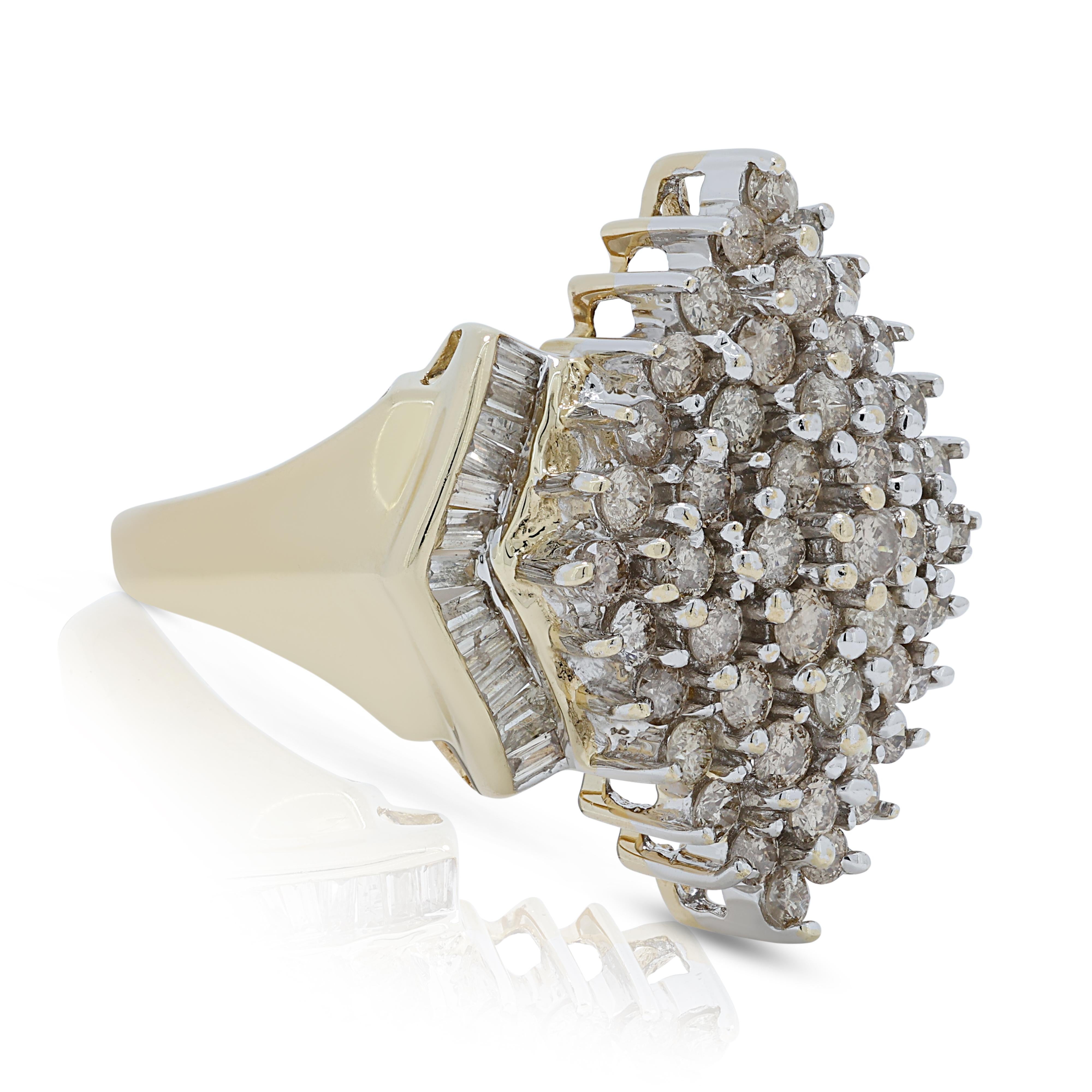 Gorgeous 1.75ct Diamonds Cluster Ring in 14K Yellow Gold In Excellent Condition In רמת גן, IL