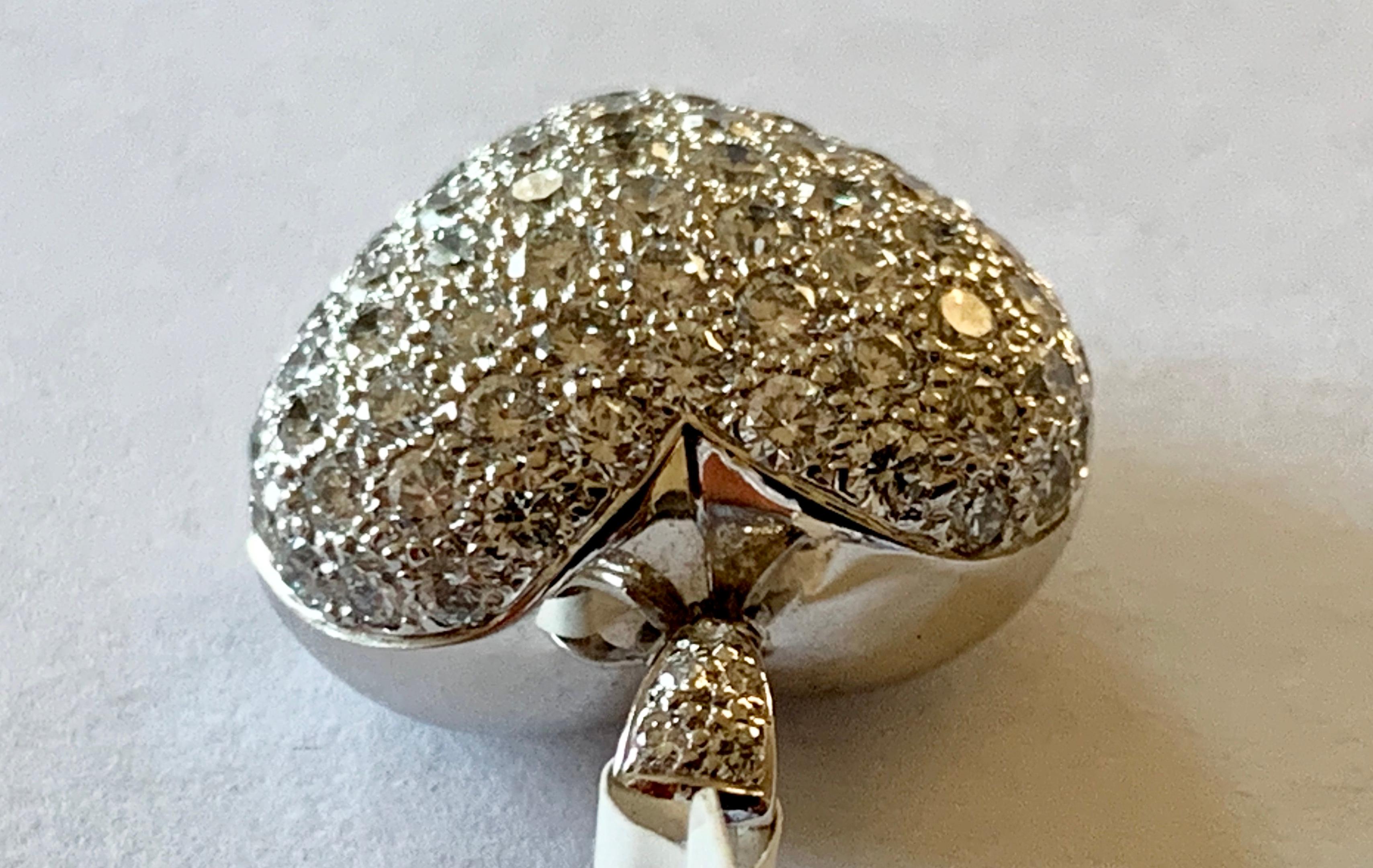 Contemporary Gorgeous 18 Karat White Gold Pave 1.80 Carat Diamond Heart Pendant For Sale