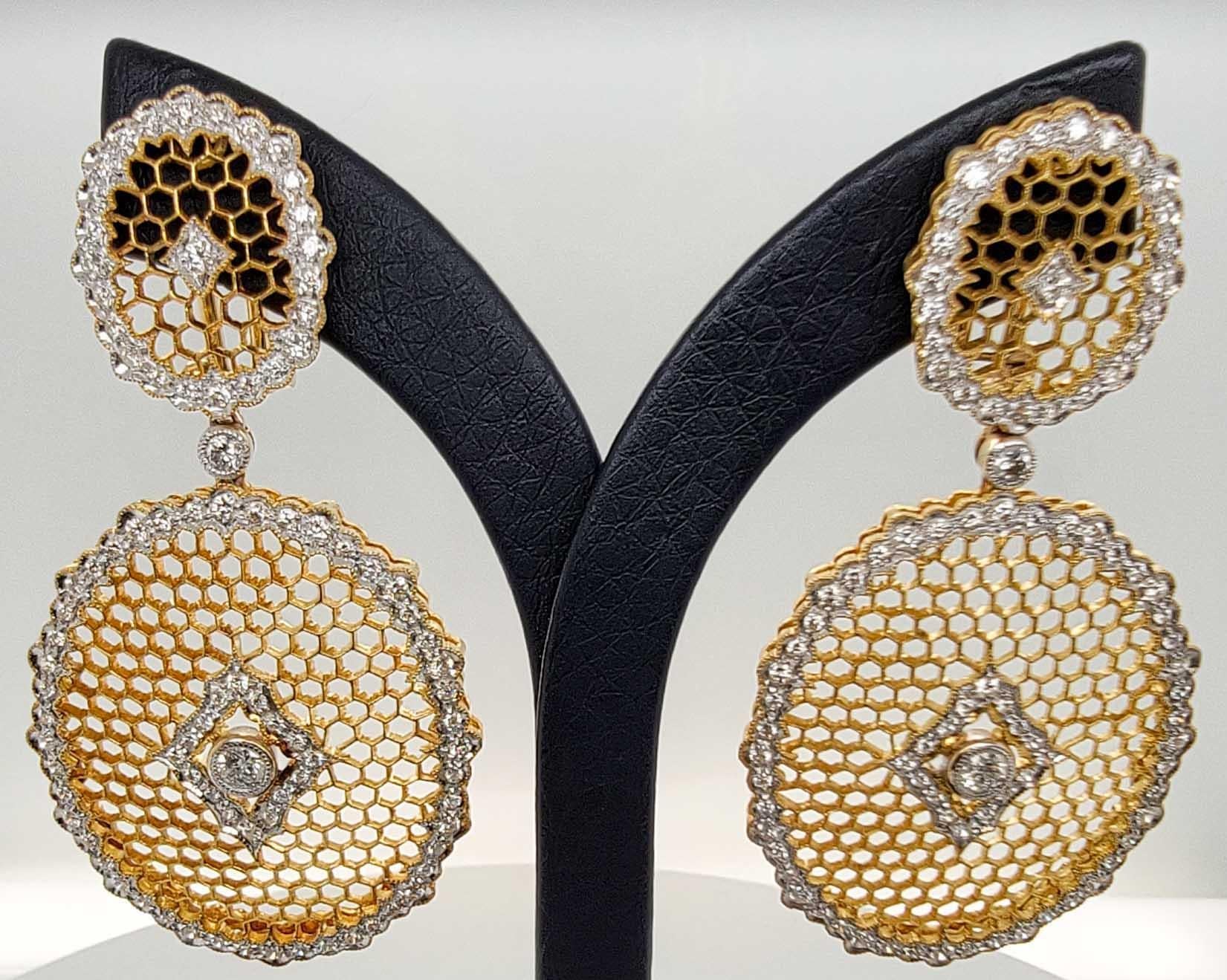 Art déco Sophia Boucles d'oreilles en or jaune avec diamants de 2,08 carats en vente