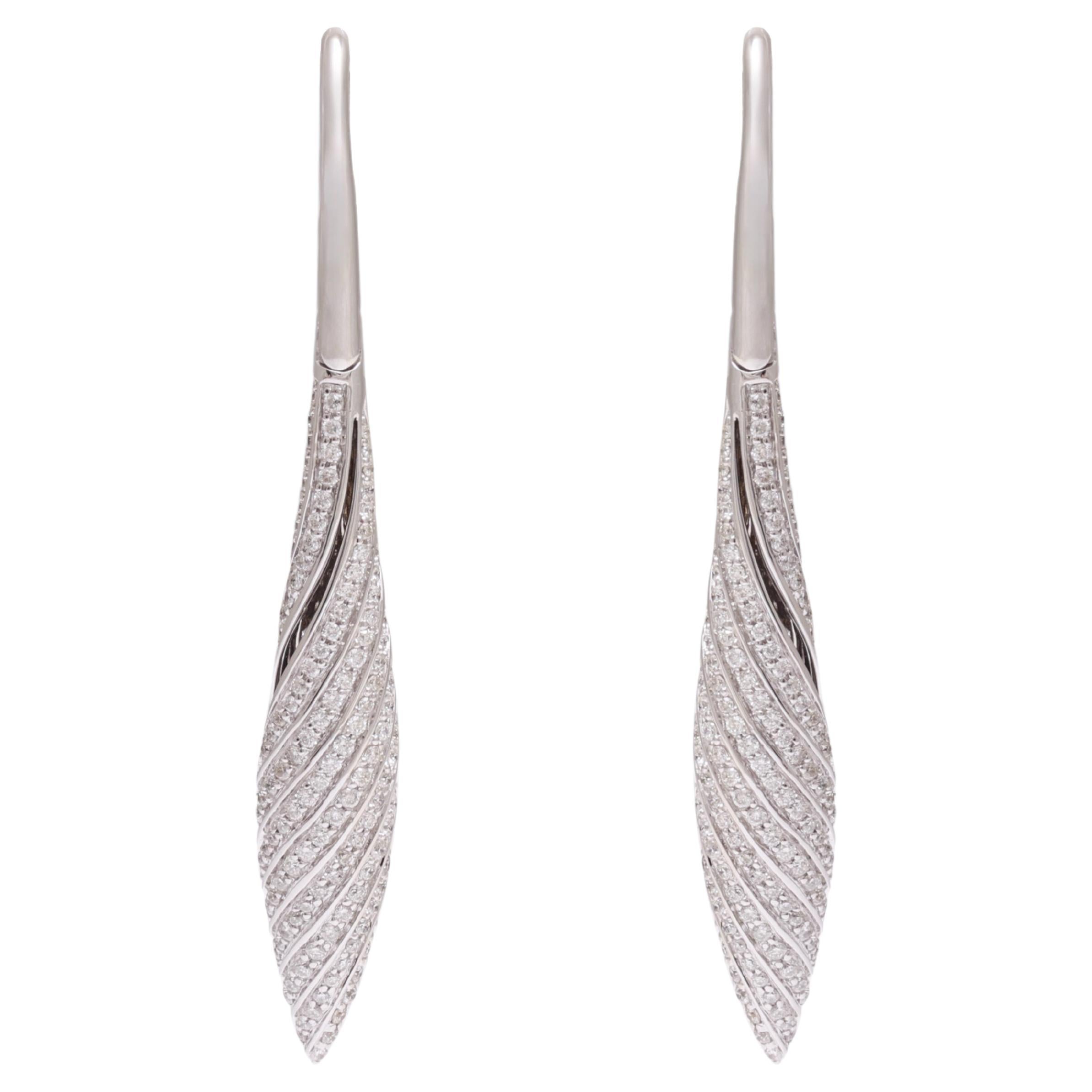 Splendido esemplare da 18 kt. Orecchini in oro bianco con 1,46 carati. Diamanti