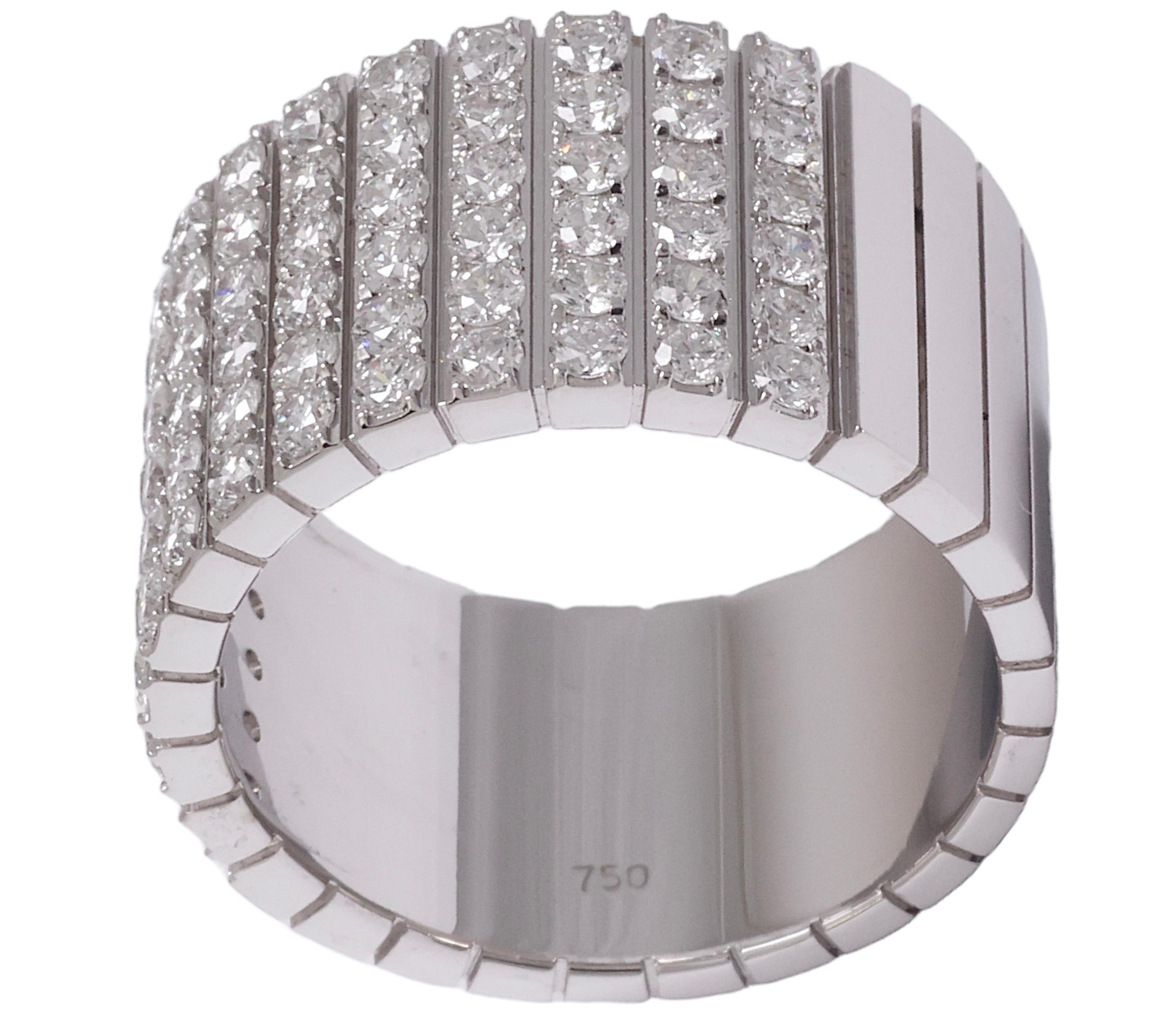 Women's or Men's Gorgeous 18 kt. White Gold Ring Set 2.16 Ct Diamonds For Sale