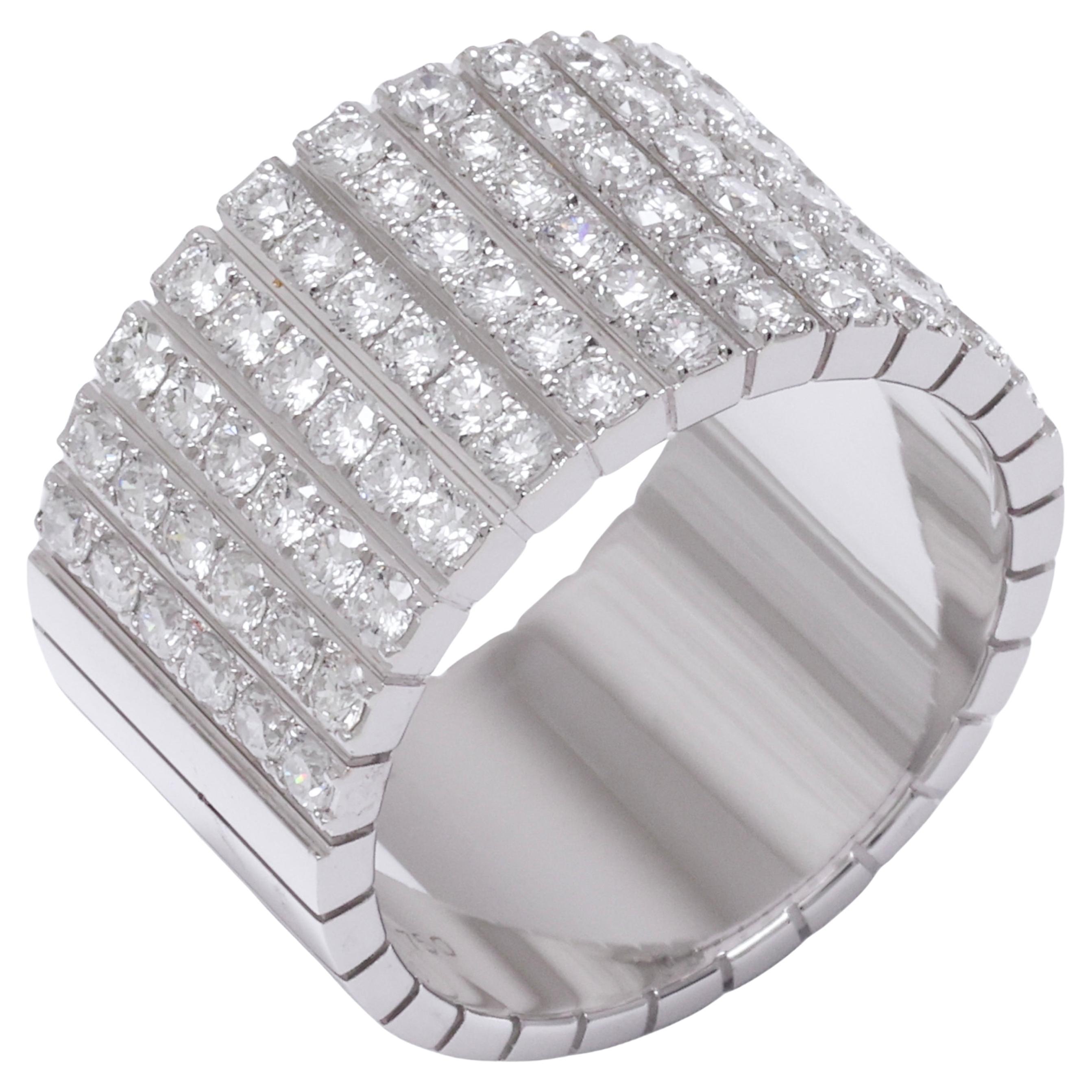 Gorgeous 18 kt. White Gold Ring Set 2.16 Ct Diamonds For Sale