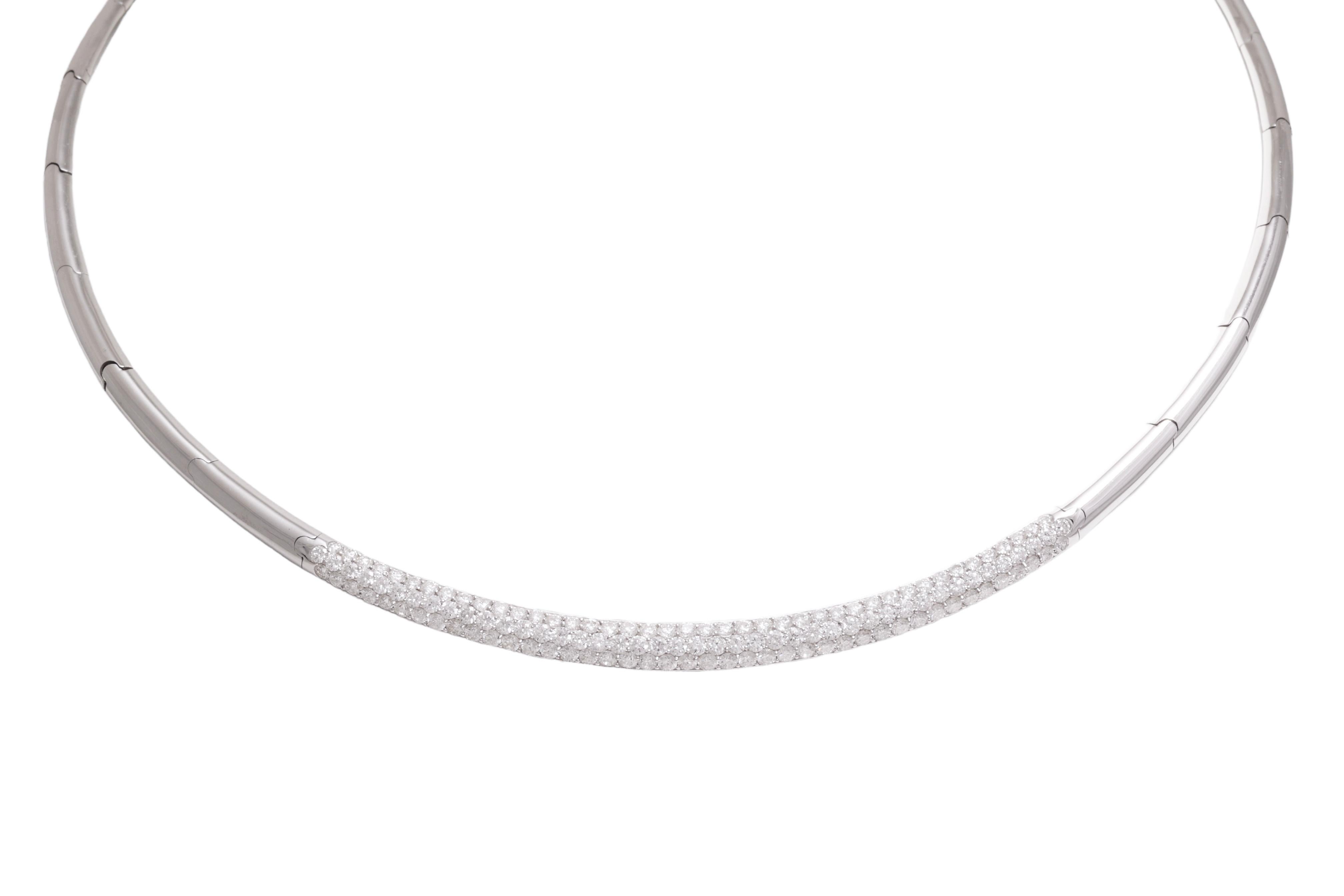 Gorgeous 18 kt. White Gold Sturdy Necklace with 2.6 ct. Diamonds  For Sale 2
