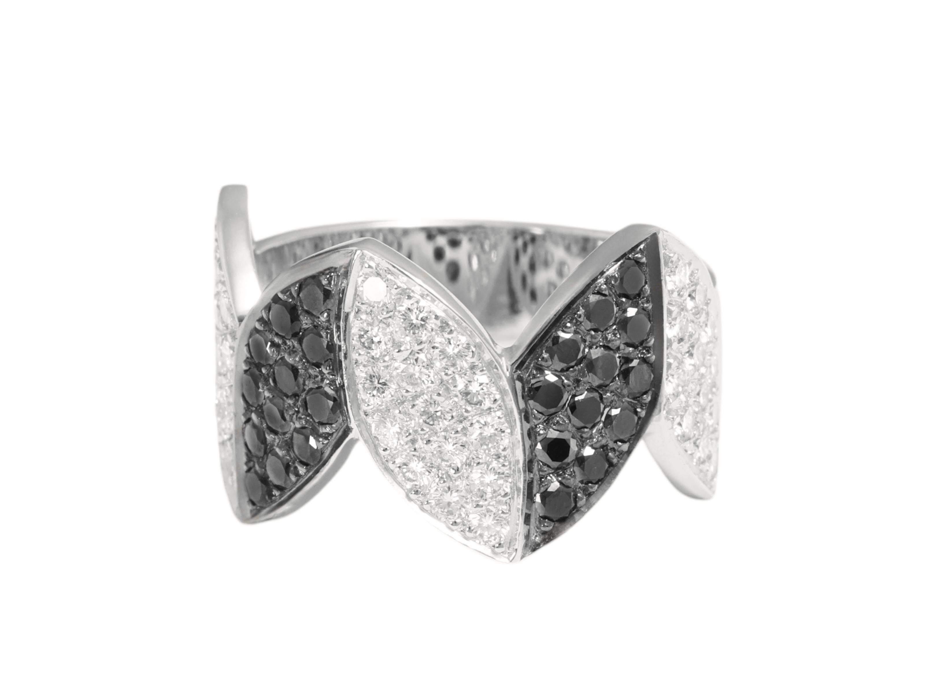 Gorgeous 18 kt. White Gold Zigzag 1.2 ct. Black & White Brilliant Cut Diamonds For Sale 6
