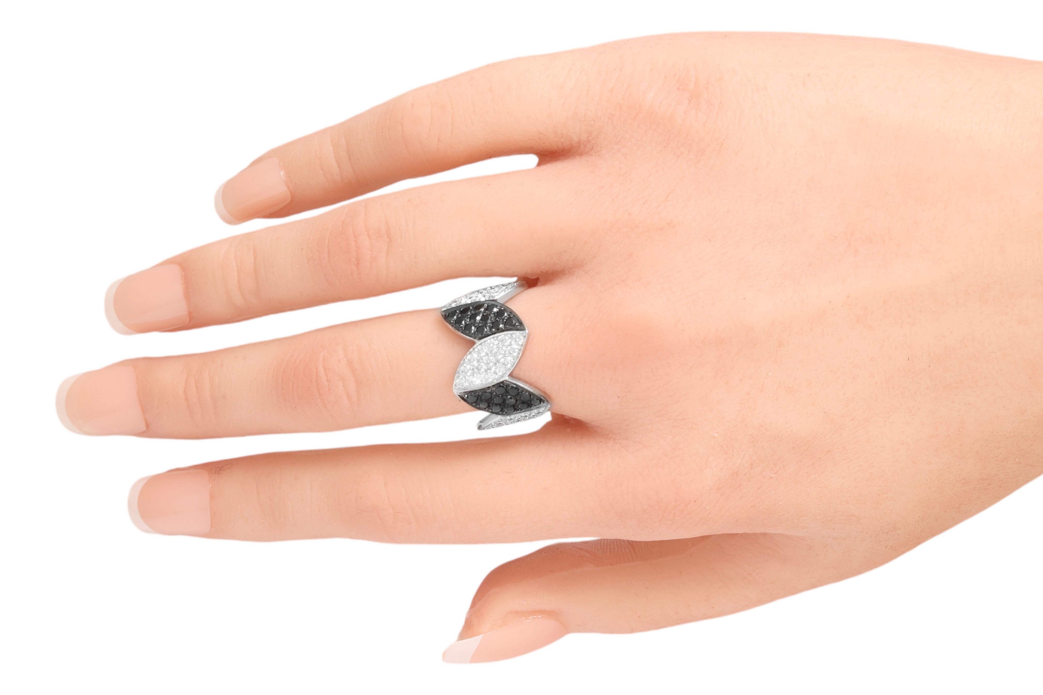 Gorgeous 18 kt. White Gold Zigzag 1.2 ct. Black & White Brilliant Cut Diamonds For Sale 9