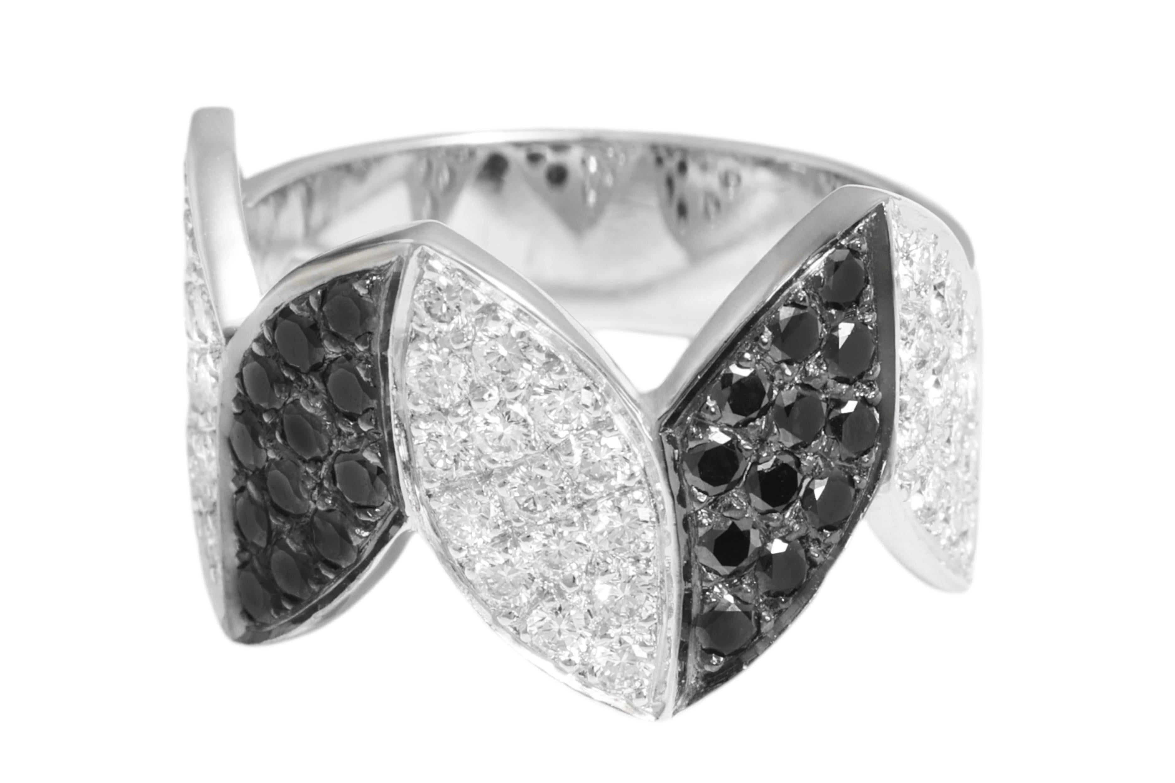 Gorgeous 18 kt. White Gold Zigzag 1.2 ct. Black & White Brilliant Cut Diamonds For Sale 2
