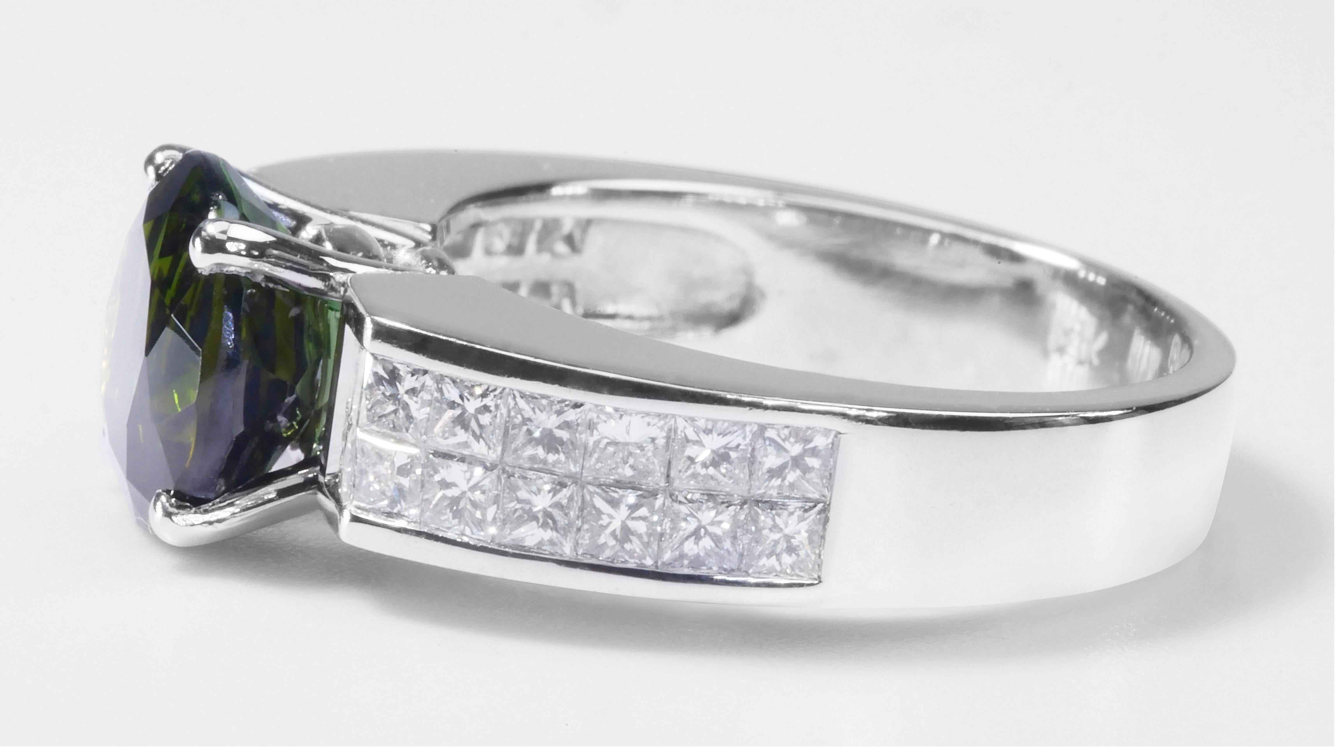 Gorgeous 18k Pavé Ring with 1.65 Ct Natural Tourmaline and Diamonds, IGI Cert 2