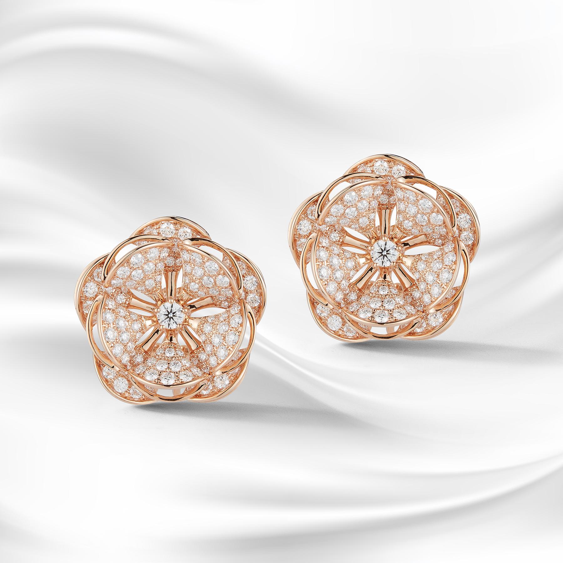 Modern Gorgeous 18 Karat Pink Gold Flower-Shaped Statement Earrings with 242 Diamonds For Sale
