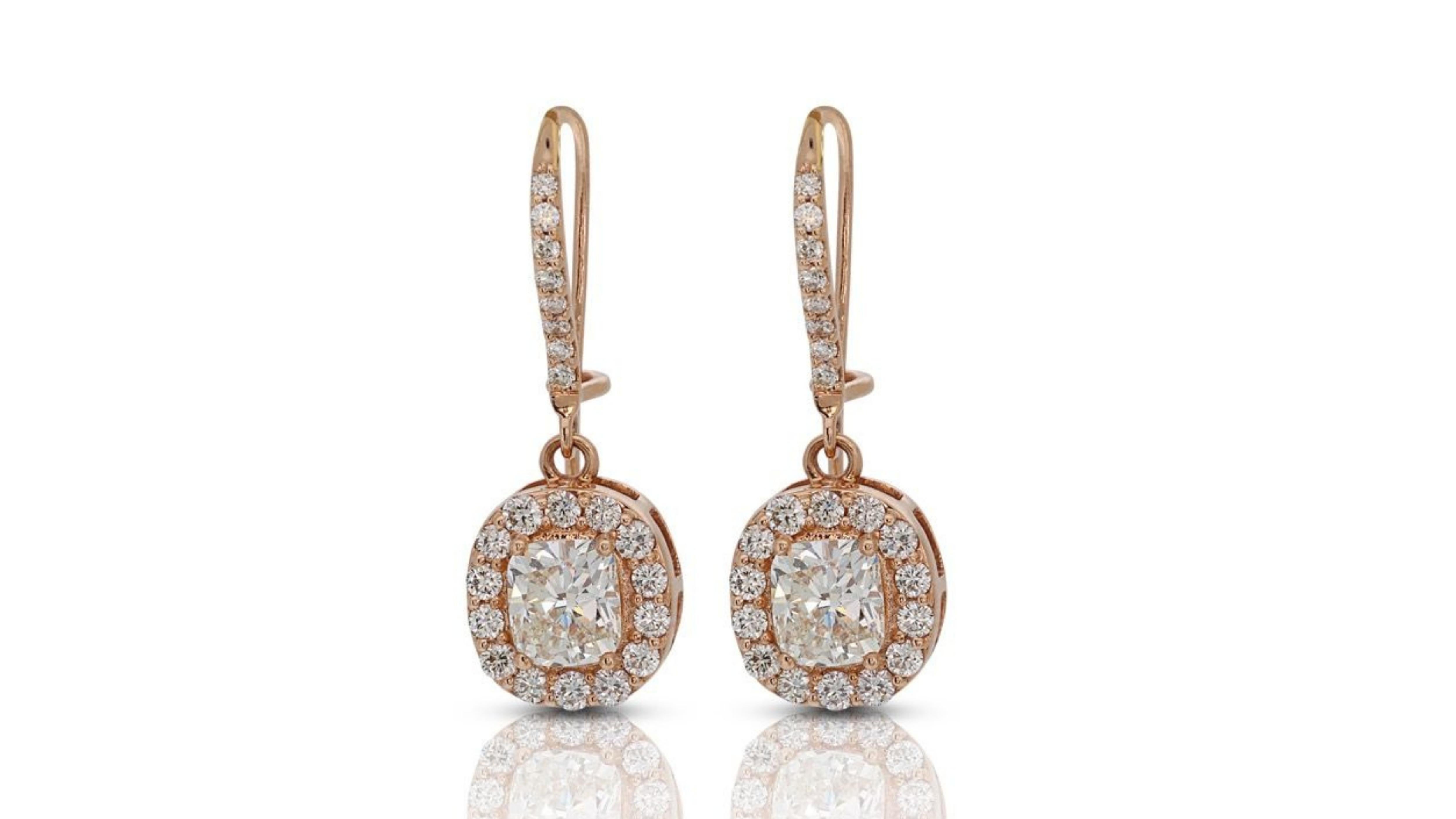 Gorgeous 18k Rose Gold 2.02ct. Cushion Shape Drop Diamond Earrings In New Condition For Sale In רמת גן, IL