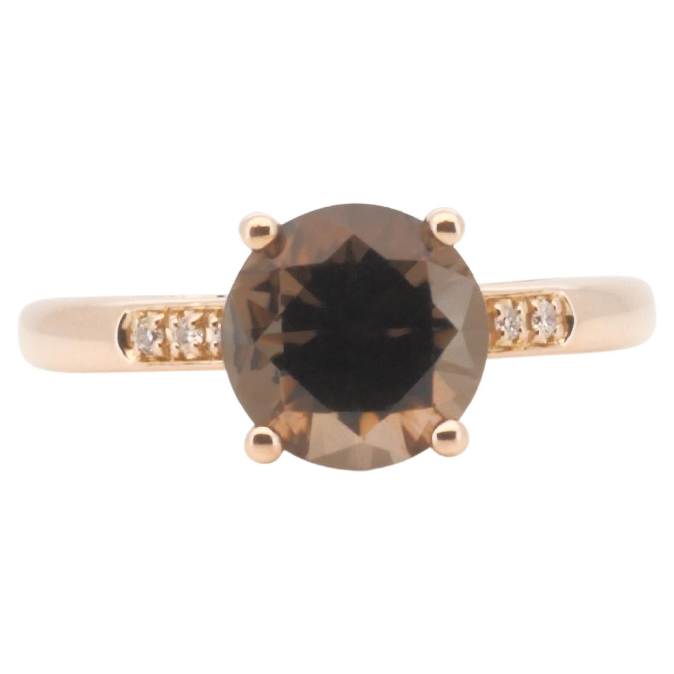 Round Cut Gorgeous 18k Rose Gold Pave Ring with 1.83 Carat Natural Quartz and Diamonds