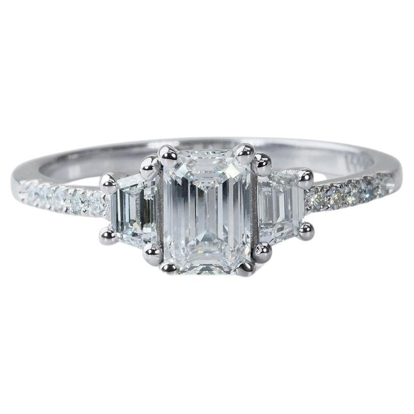 Gorgeous 18k White Gold Natural Diamond 3 Stone Ring w/1.47 ct - GIA Certified  For Sale