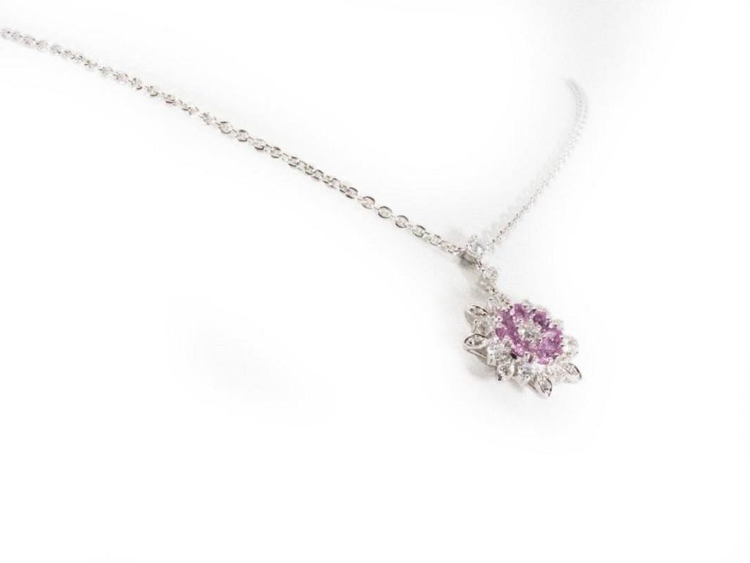Gorgeous 18K White Gold Necklace with 1.74 ct Natural Diamonds and Sapphire For Sale 3