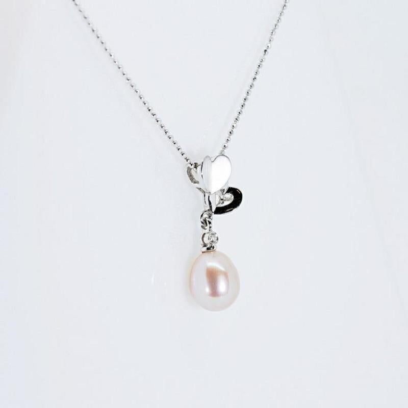Gorgeous 18K White Gold Pendant & Chain with 0.03 ct Natural Pear and Diamond In New Condition For Sale In רמת גן, IL