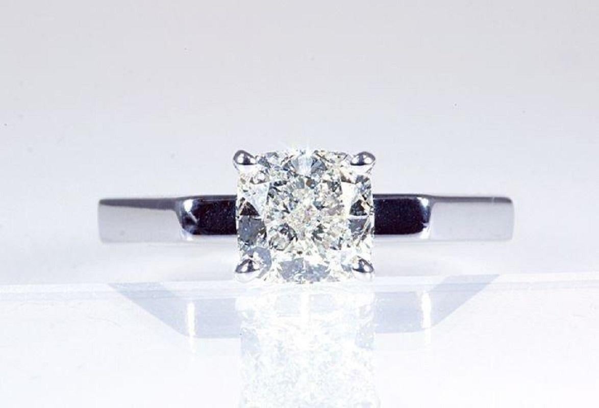 Cushion Cut Gorgeous 18k White Gold Solitaire Ring with 1.70 Natural Diamonds- GIA cert For Sale