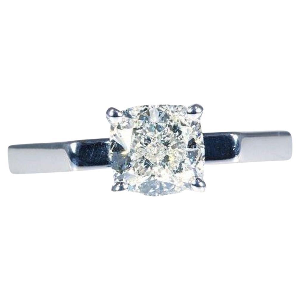 Gorgeous 18k White Gold Solitaire Ring with 1.70 Natural Diamonds- GIA cert For Sale