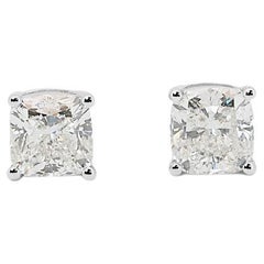 Gorgeous 18k White Gold Stud Earrings with 2.01 ct Natural Diamonds AIG Cert
