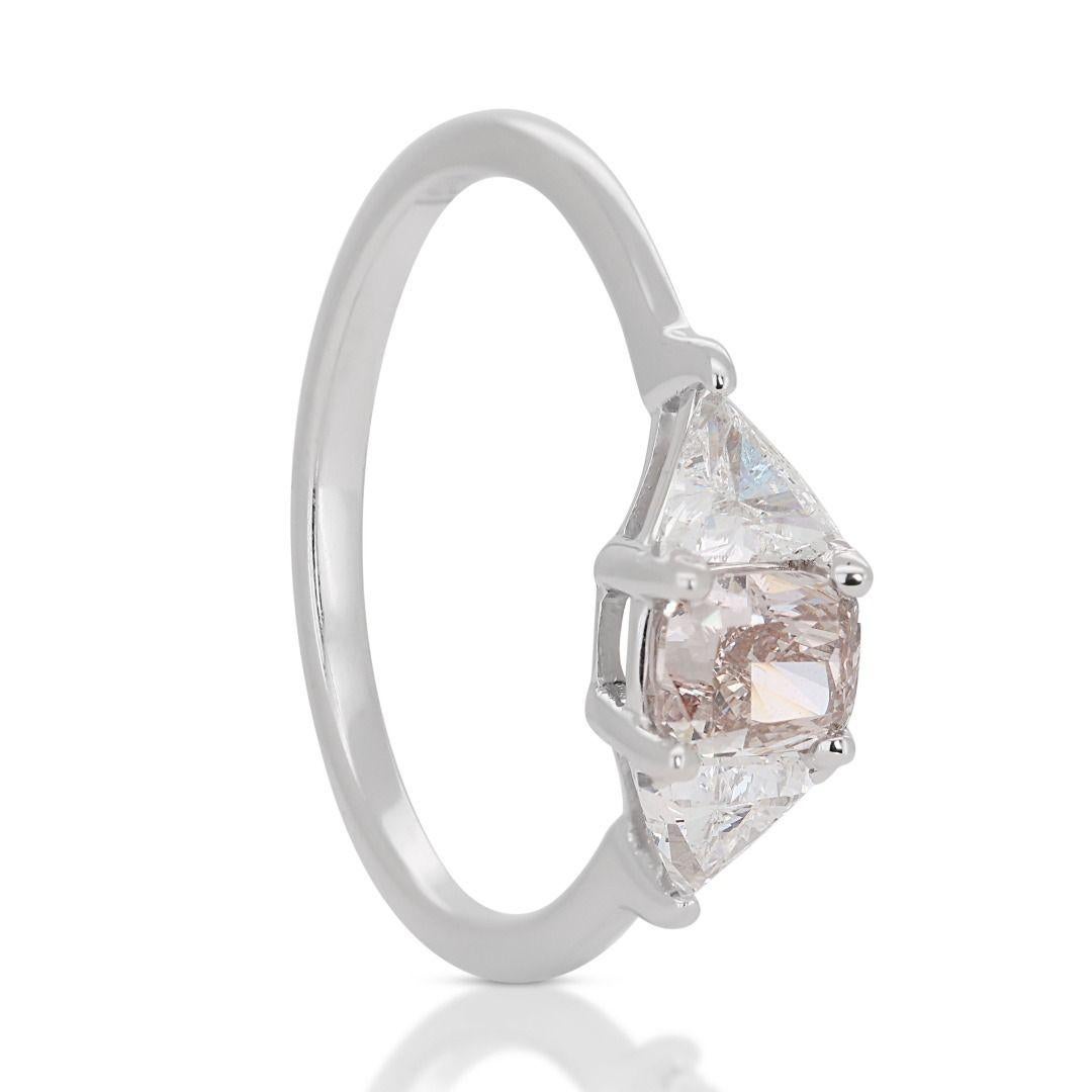 Stunning 0.81ct Three Stone Ring in 18K White Gold For Sale 1