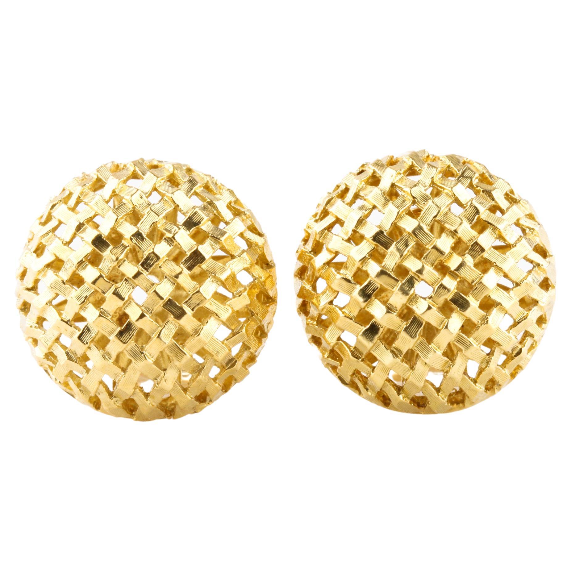 Gorgeous 18k Yellow Gold Basketweave Mesh Dome Huggie Earrings with Omega Backs For Sale