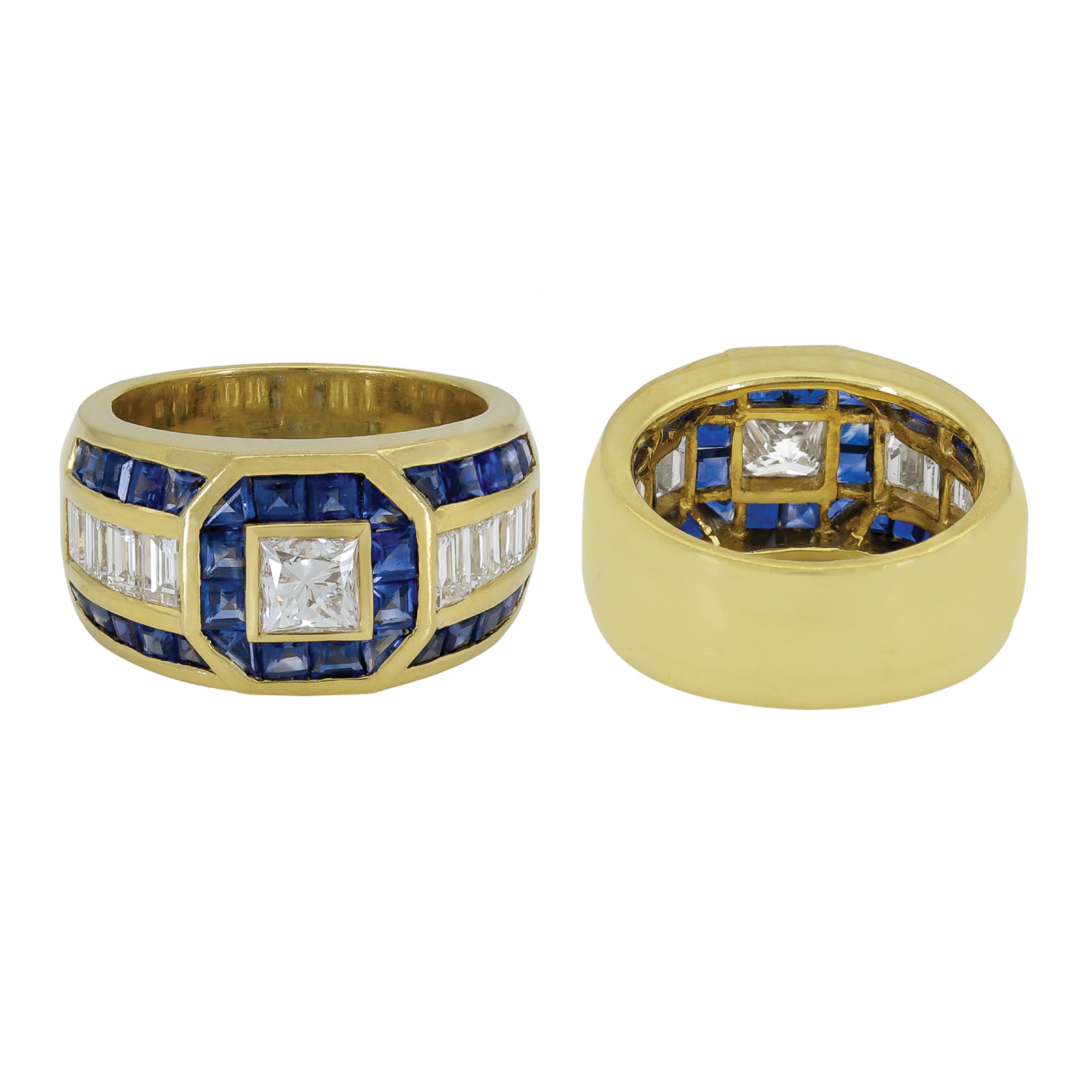 Taille princesse Bague dôme Sophia en or jaune avec diamants de 0,64 carat au centre et saphirs bleus en vente
