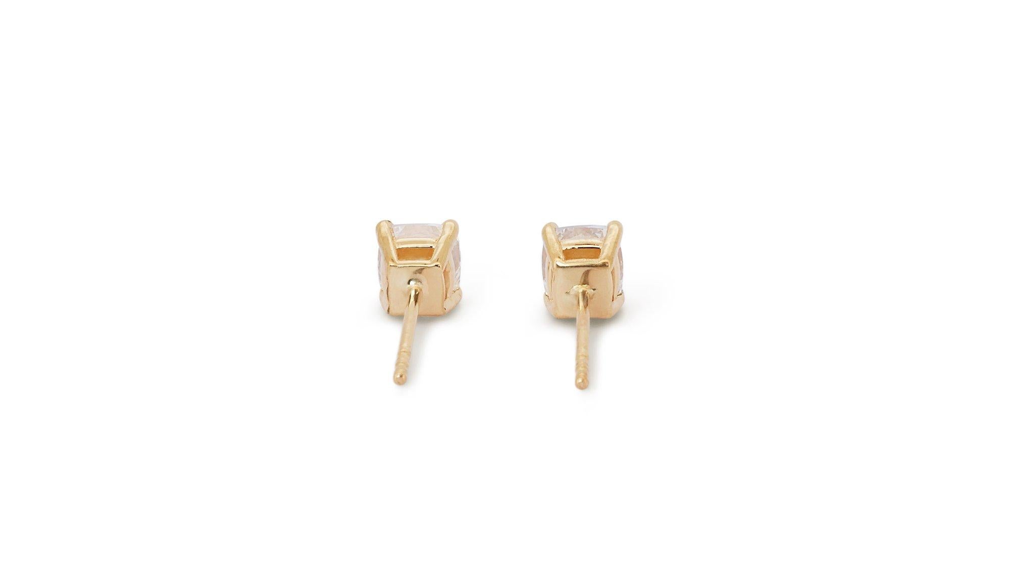 Gorgeous 18k Yellow Gold Stud Earrings with 1.42 Carat Natural Diamonds AIG Cert 3