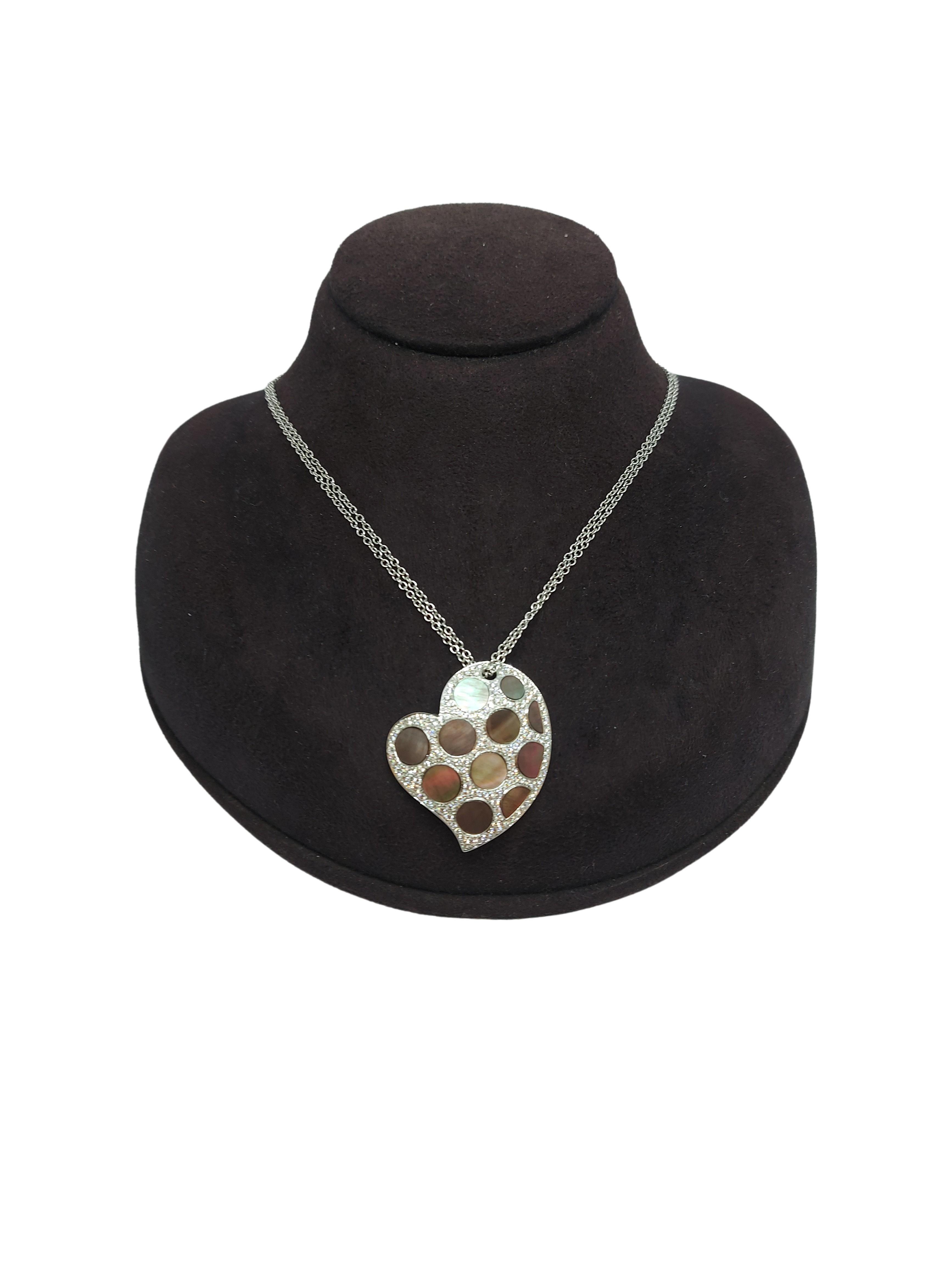 Magnifique collier pendentif en or blanc 18kt avec diamants et nacre noire en vente 5
