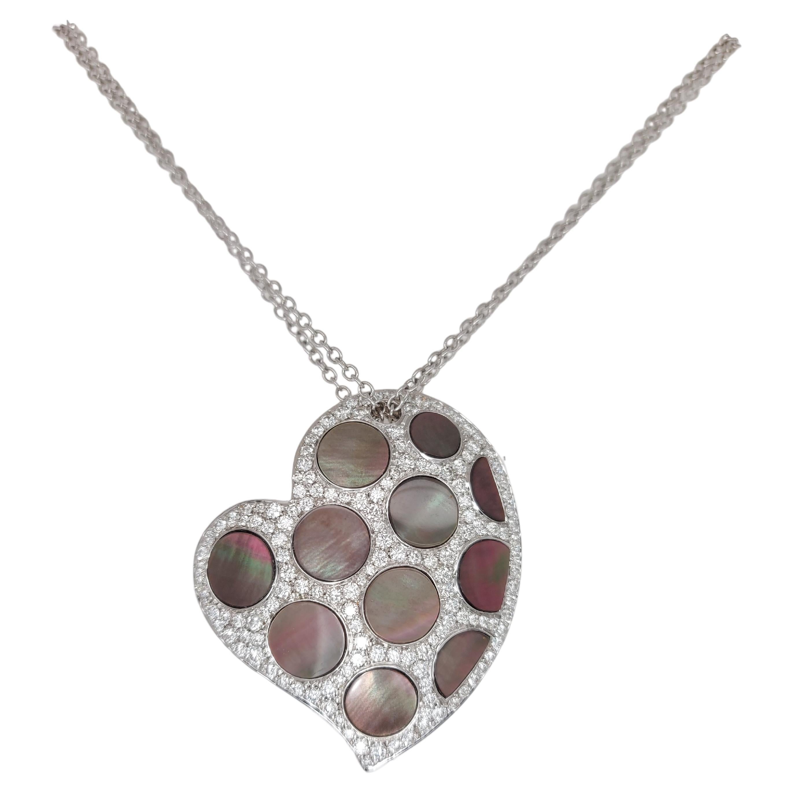 Gorgeous 18kt White Gold Diamond Pendant Necklace & Black Mother of Pearl For Sale