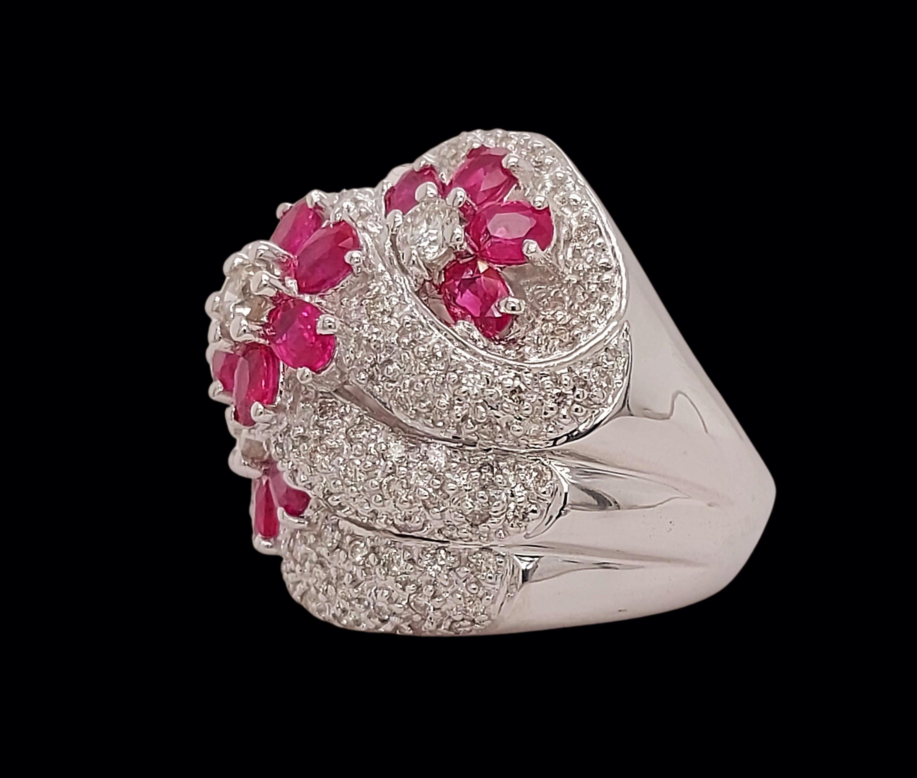 Gorgeous 18kt White Gold Ring with 2.46ct Diamonds & Rubies For Sale 4
