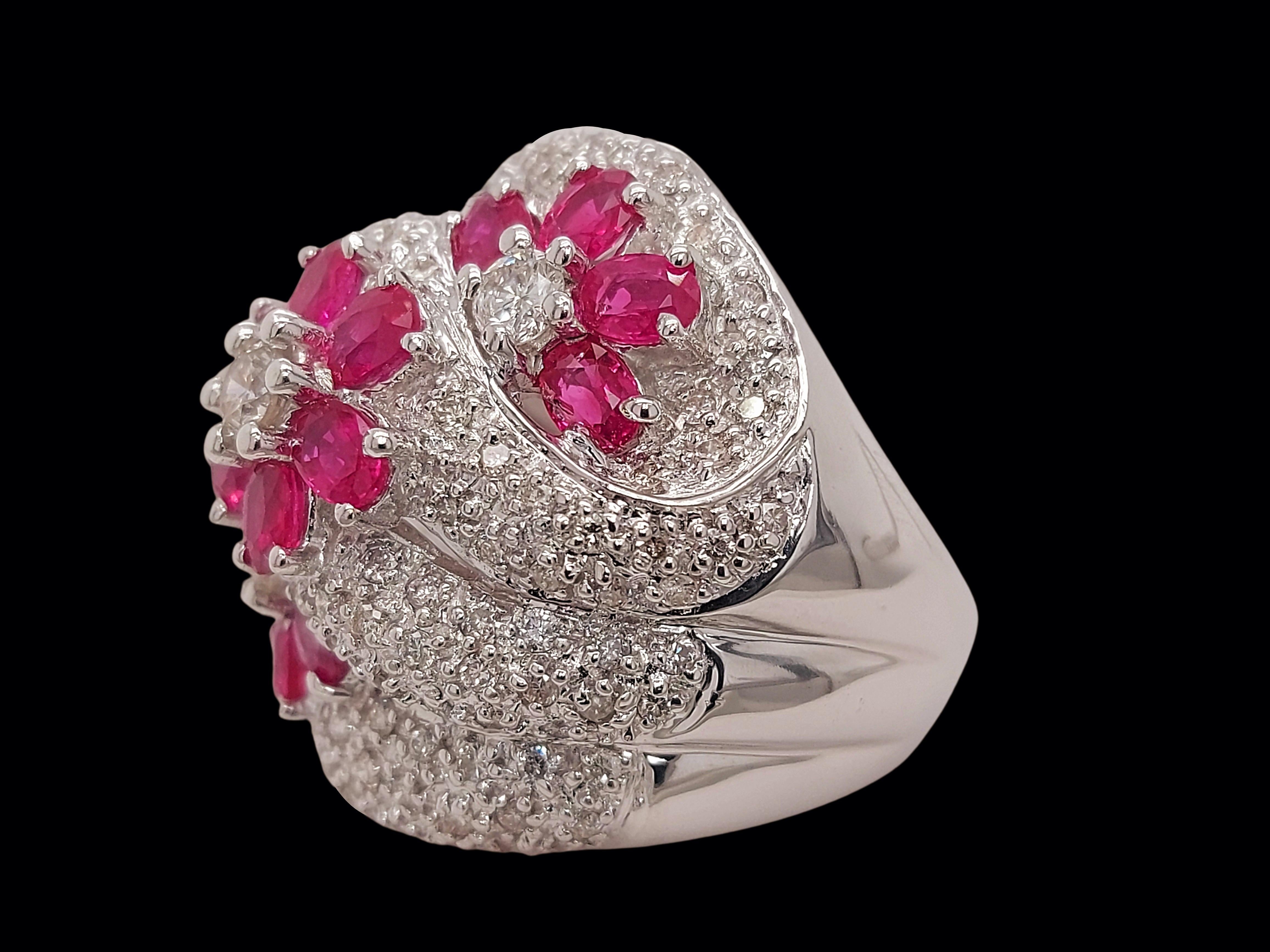 Gorgeous 18kt White Gold Ring with 2.46ct Diamonds & Rubies For Sale 5