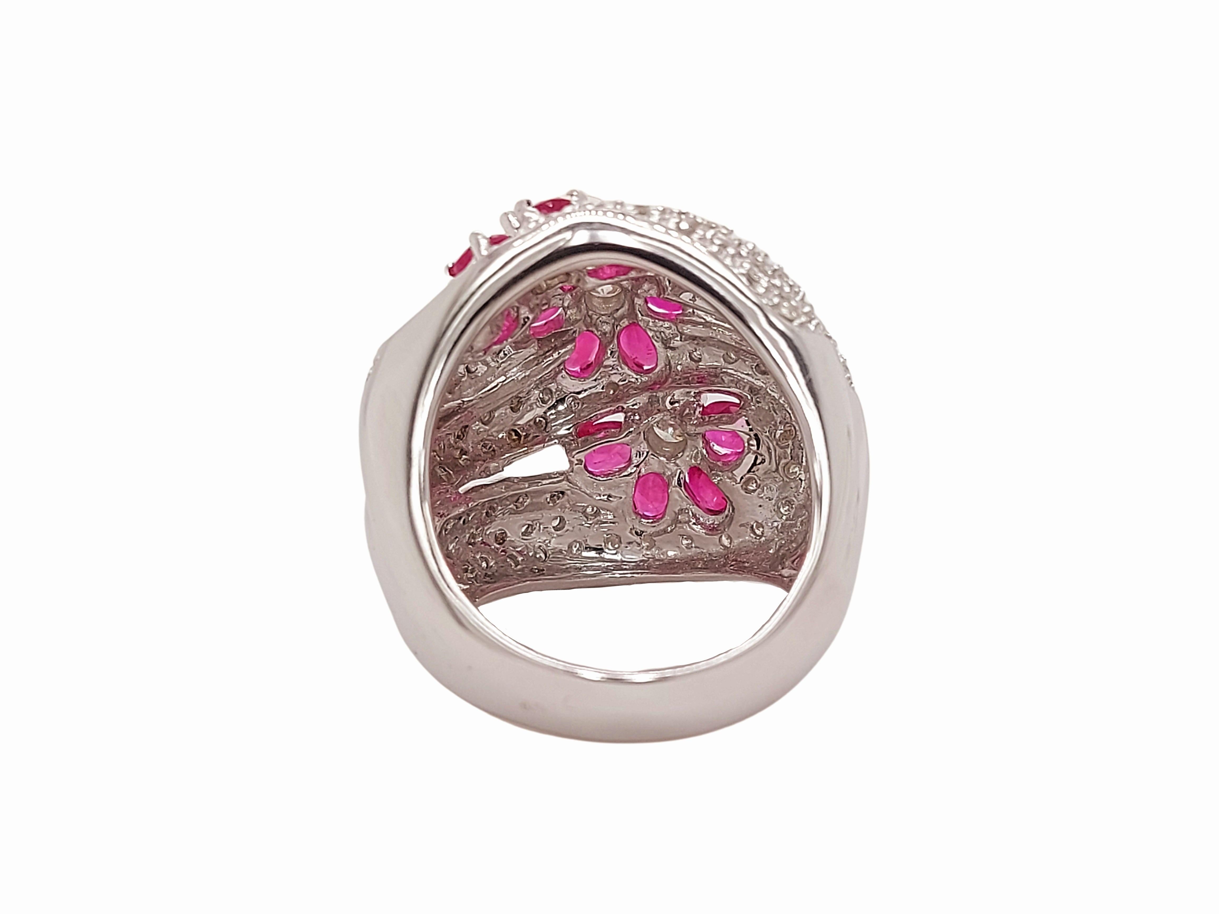 Gorgeous 18kt White Gold Ring with 2.46ct Diamonds & Rubies For Sale 13