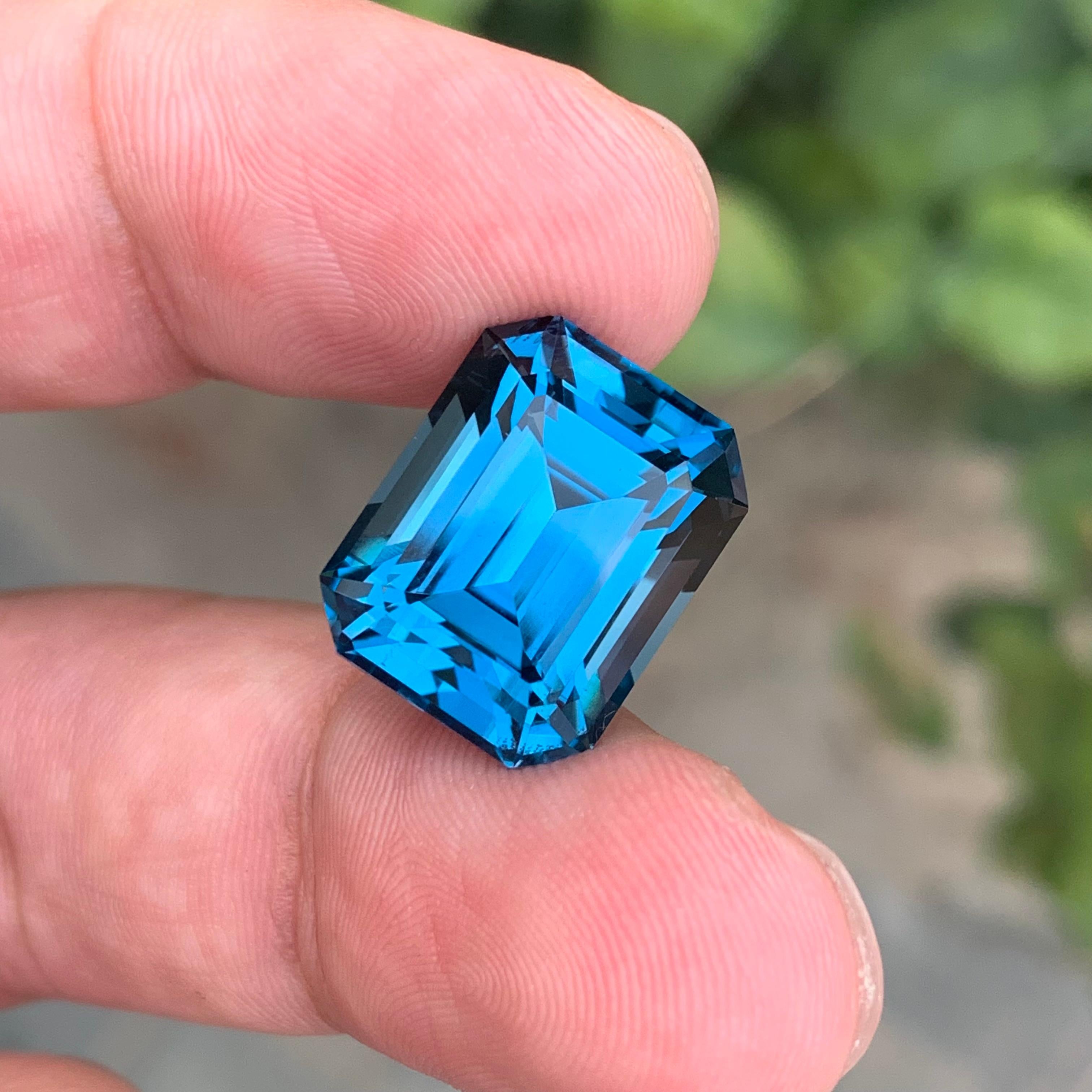 Gorgeous 19 Carats Loose London Blue Topaz 5