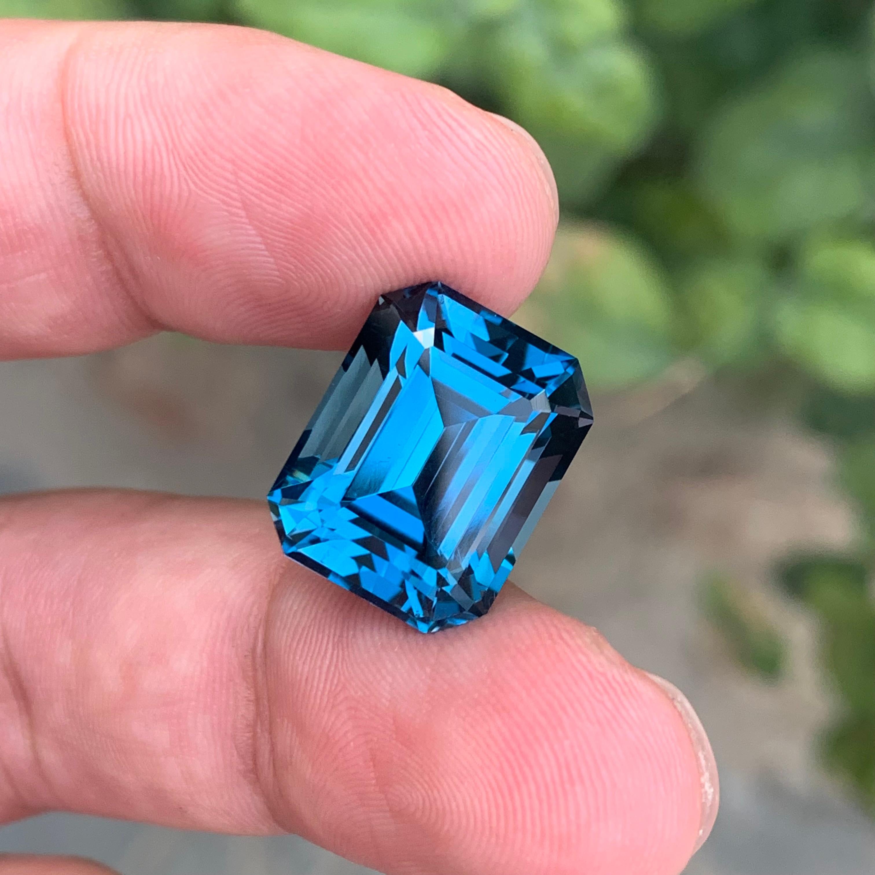 Gorgeous 19 Carats Loose London Blue Topaz 9