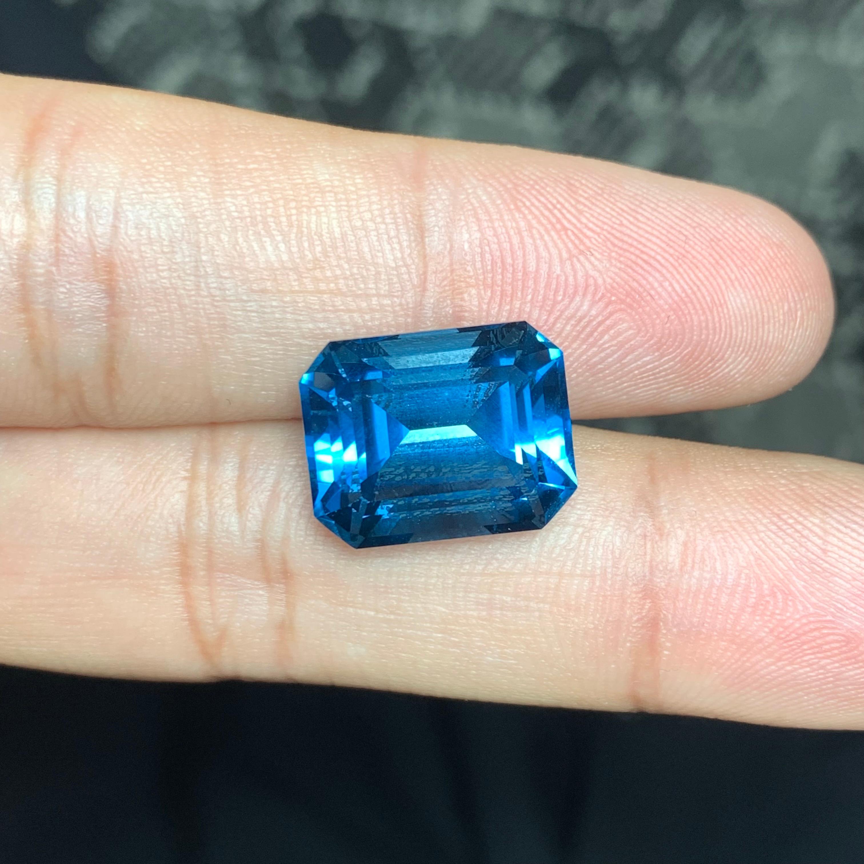 Gorgeous 19 Carats Loose London Blue Topaz 11