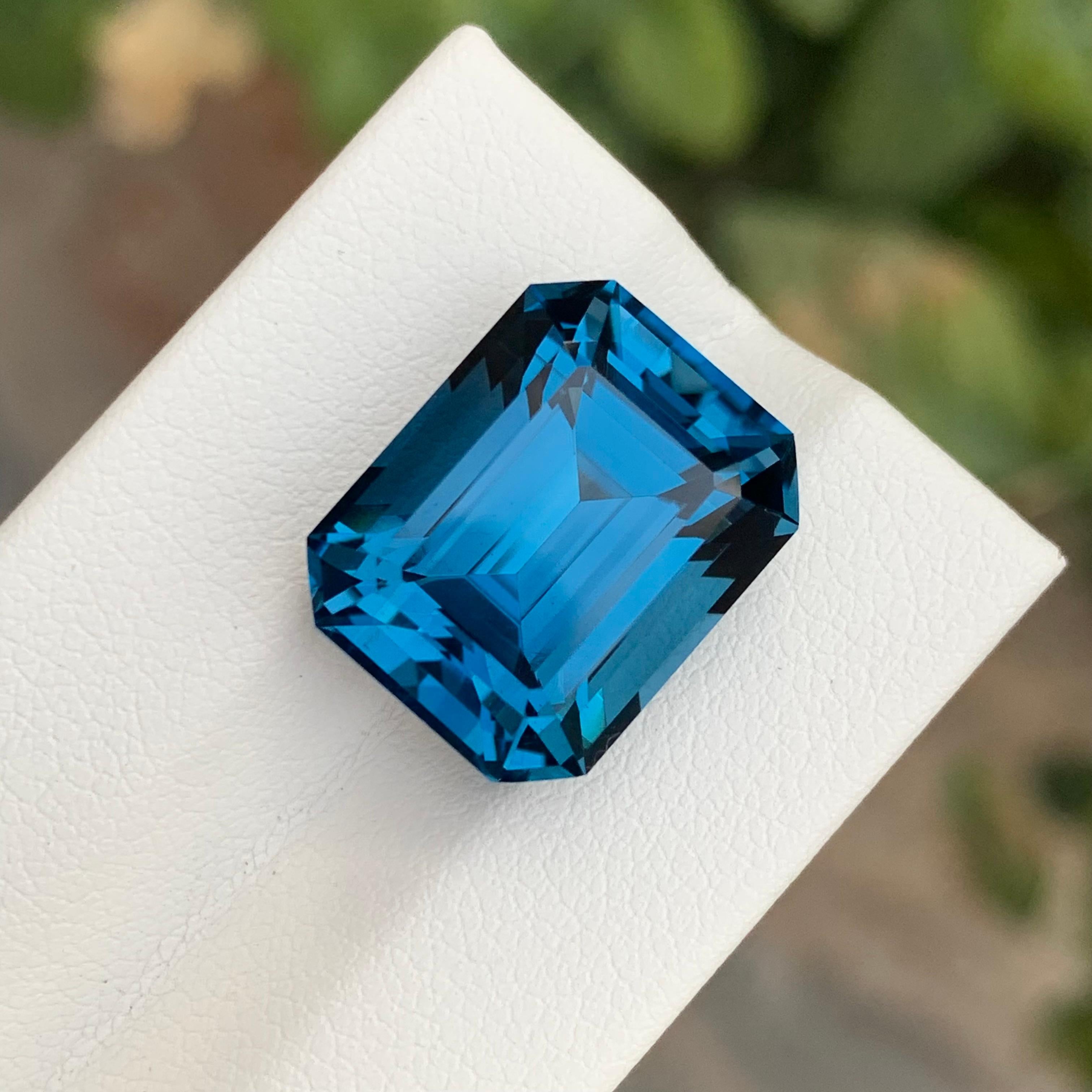 Women's or Men's Gorgeous 19 Carats Loose London Blue Topaz