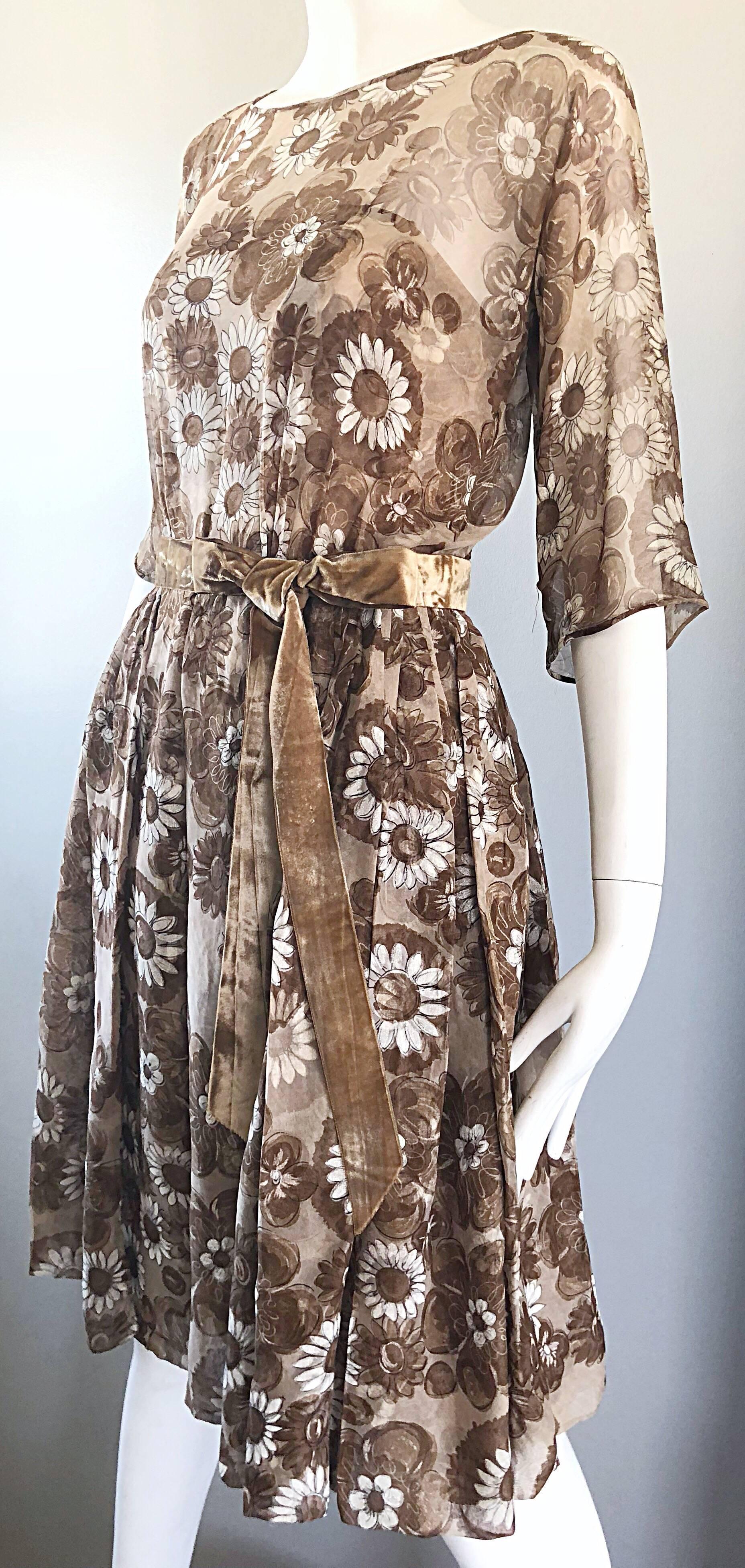 Gorgeous 1950s Saks 5th Avenue Demi Couture Silk Chiffon Beige Vintage 50s Dress For Sale 3
