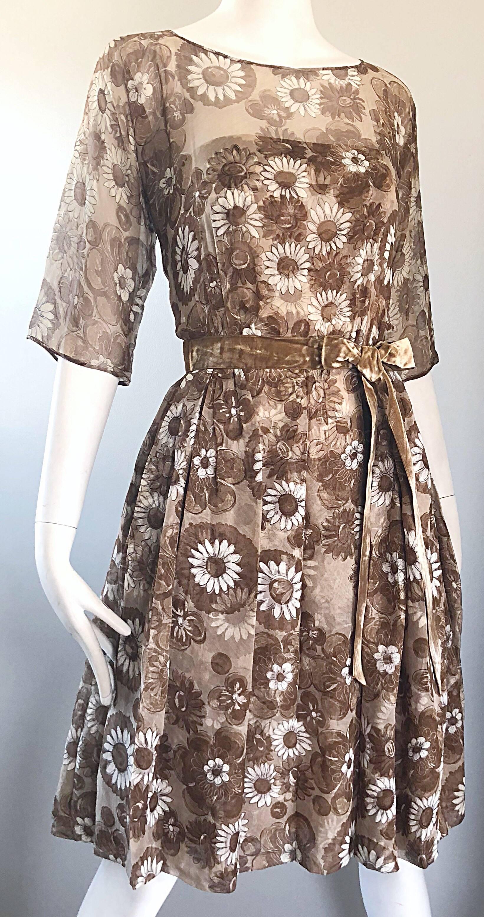 Gorgeous 1950s Saks 5th Avenue Demi Couture Silk Chiffon Beige Vintage 50s Dress For Sale 5