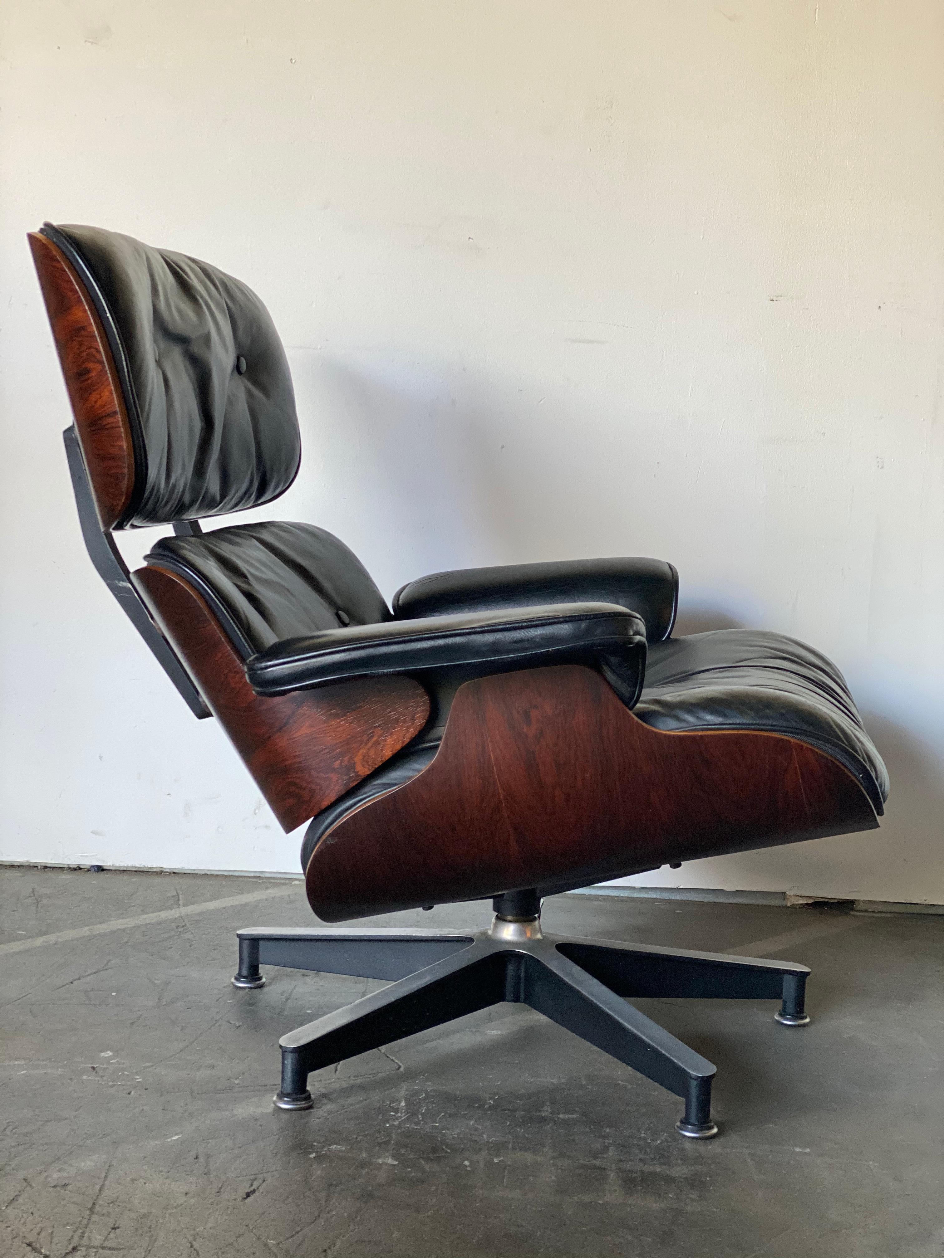 Gorgeous 1960s Herman Miller Eames Lounge Chair and Ottoman In Good Condition In Brooklyn, NY