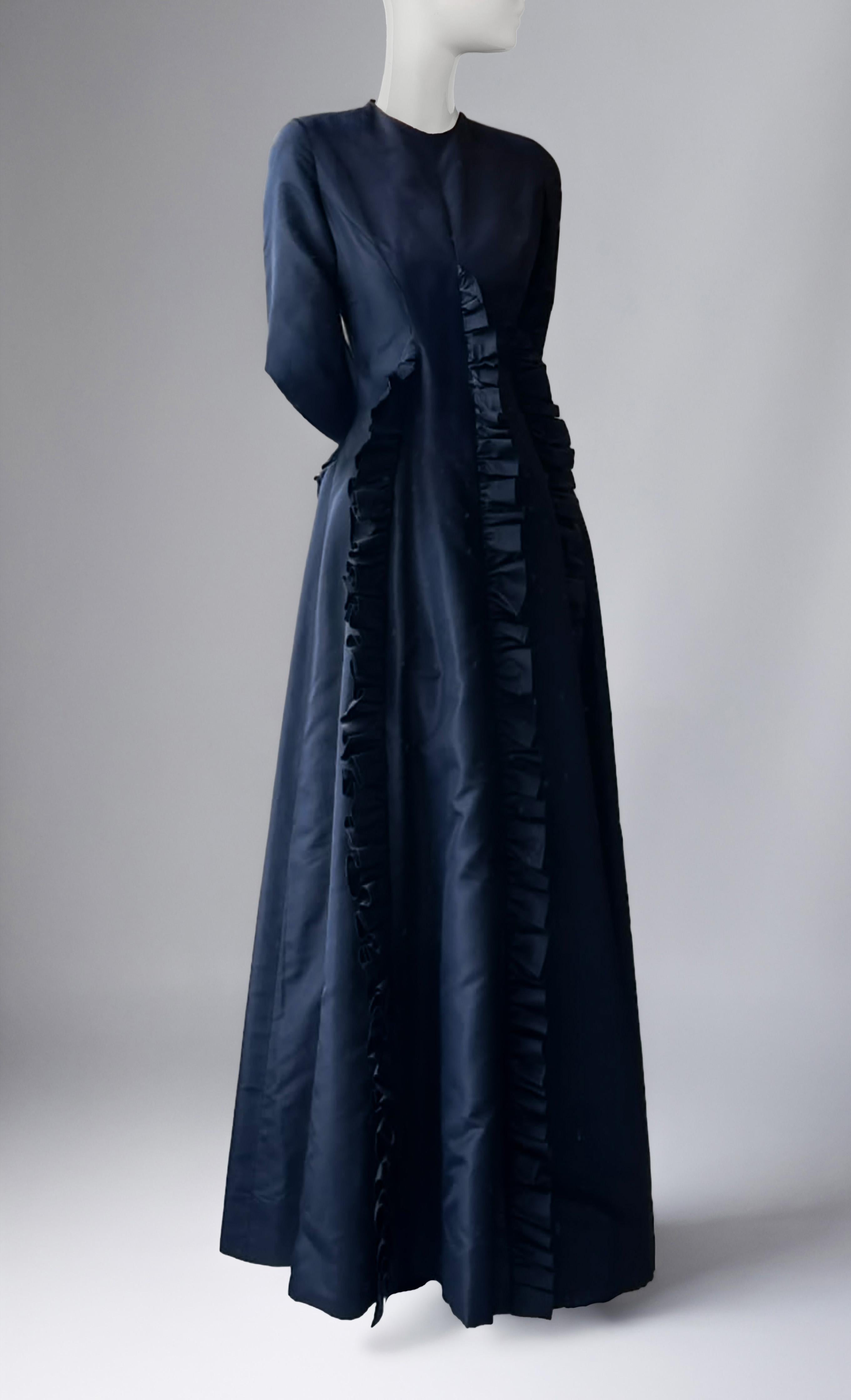 Wunderschönes Bill Blass Seidenabendkleid von 1972 im Angebot 2