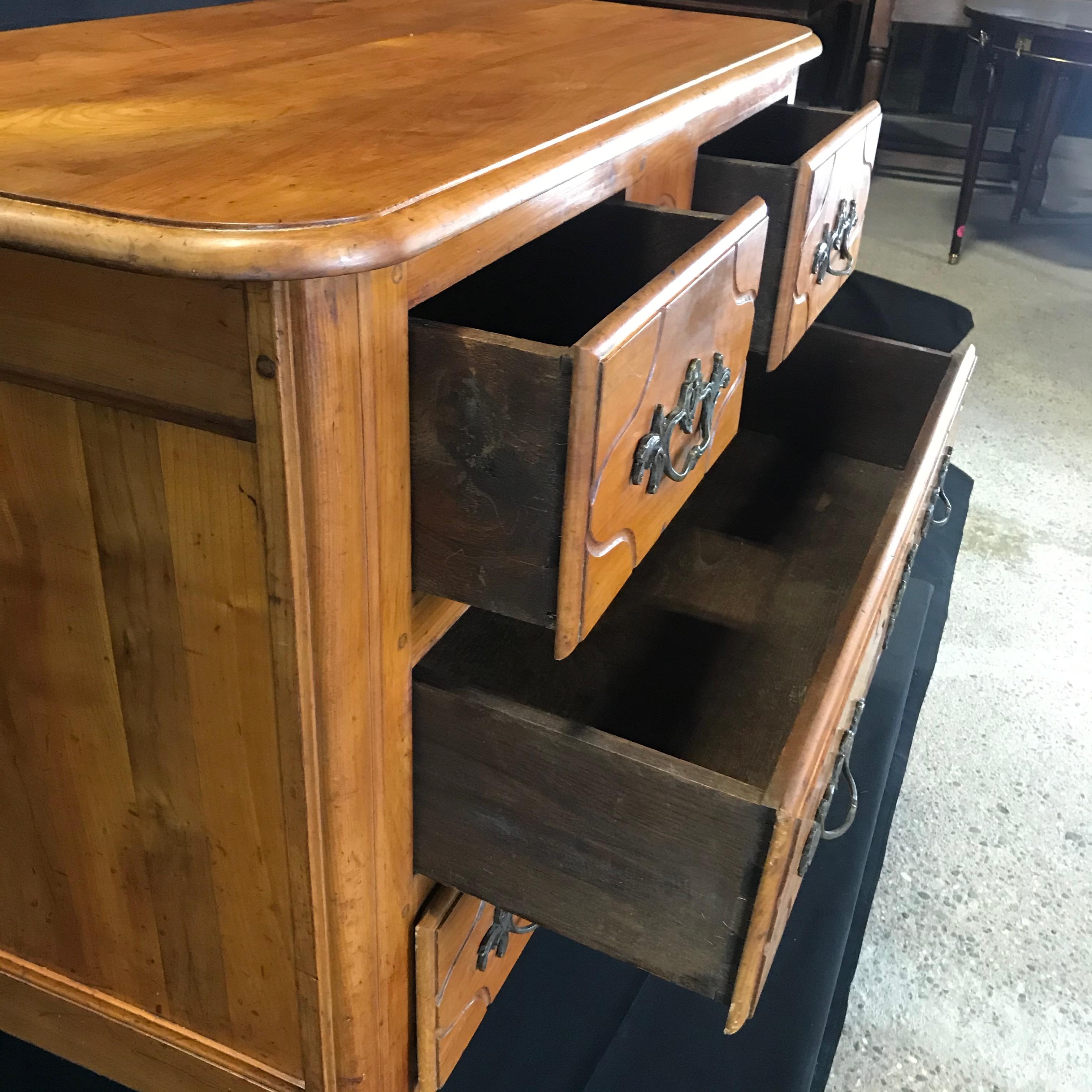 Gorgeous 19th Century Cherry 4-Drawer Commode Chest of Drawers 8