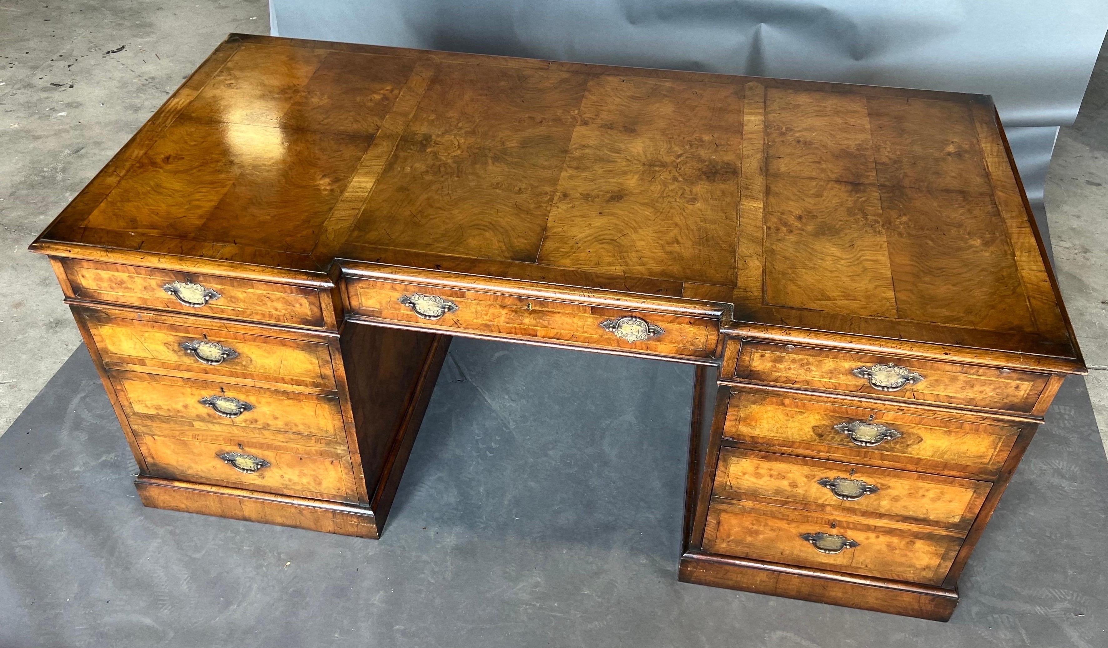 Gorgeous 19th century English Burl Walnut Desk In Good Condition For Sale In Charleston, SC