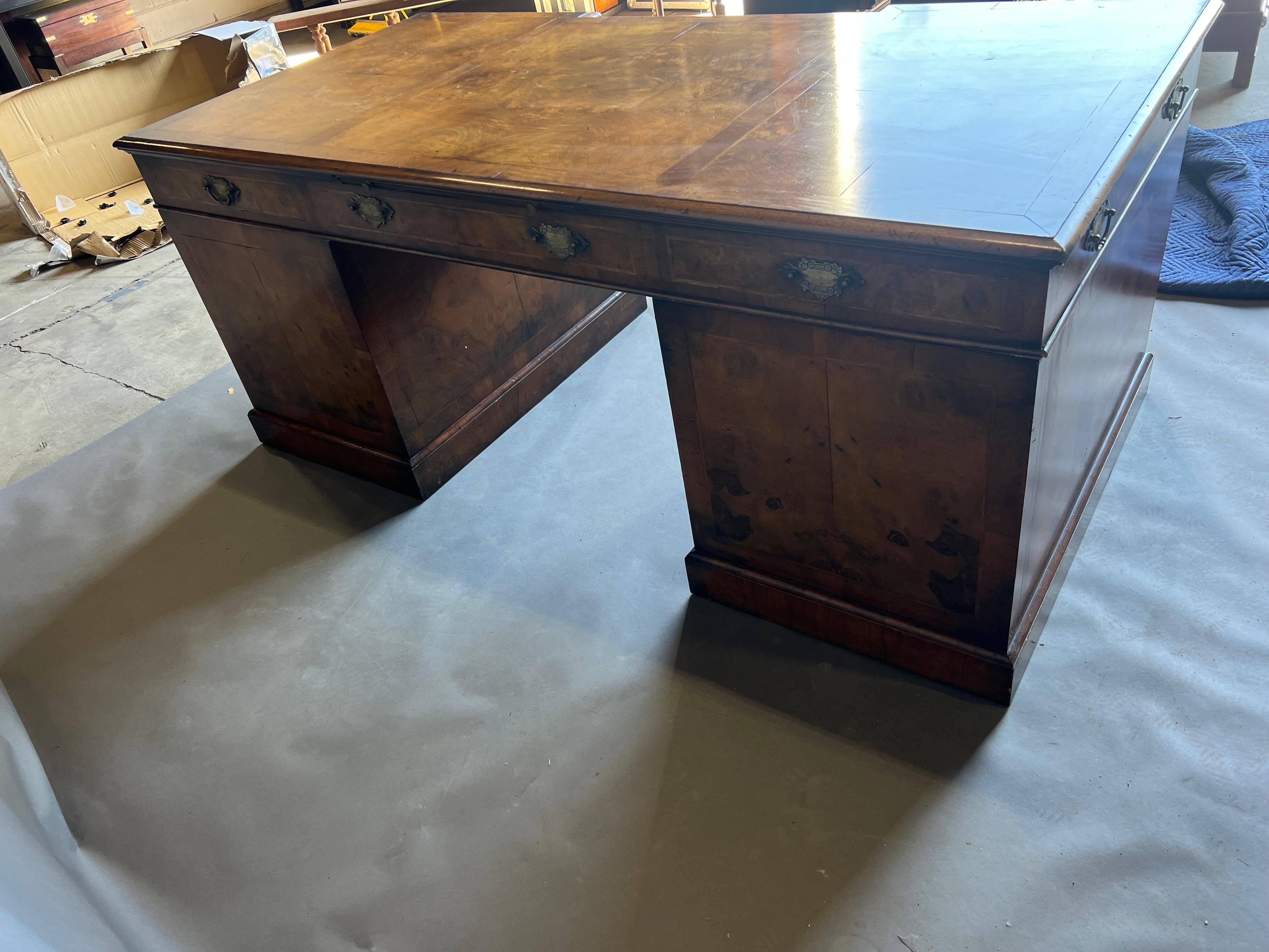 Gorgeous 19th century English Burl Walnut Desk For Sale 2