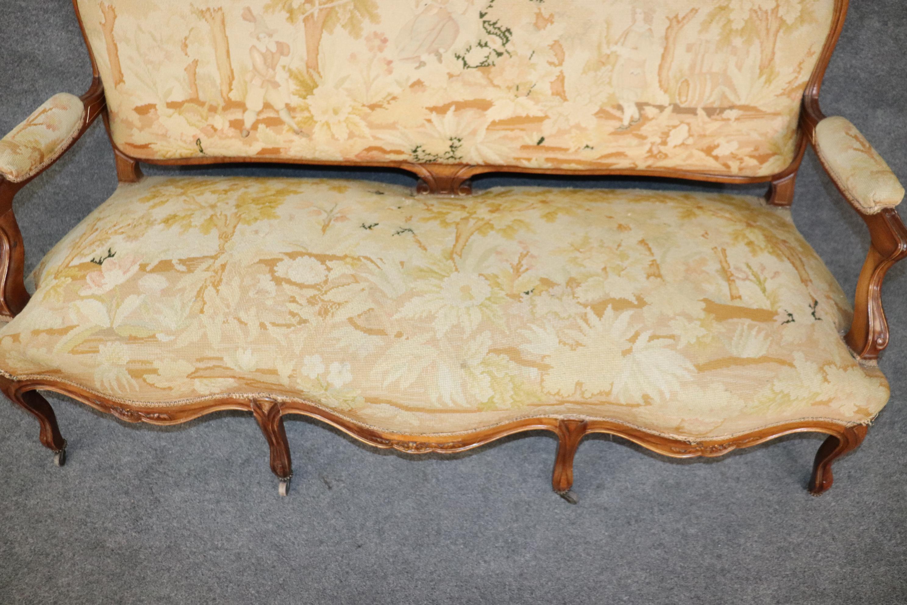 Gorgeous 19th Century French Carved Louis XV Needlepoint Upholstered Settee  For Sale 6